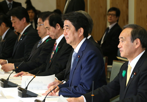 有关每月例行经济报告等的相关阁僚会议