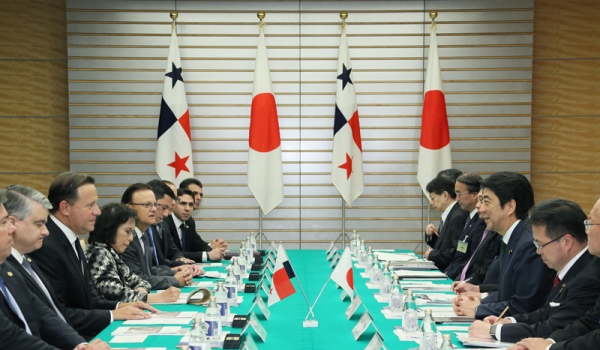 安倍总理在总理大臣官邸与巴拿马共和国总统胡安·卡洛斯·巴雷拉·罗德里格斯举行了首脑会谈等。