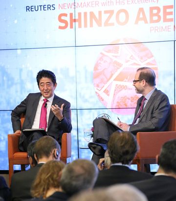 安倍总理访问了美利坚合众国的纽约。