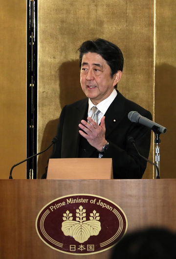 安倍总理在伊势神宫举行了新年记者招待会。