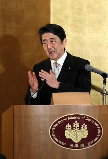 安倍总理在伊势神宫举行了新年记者招待会。