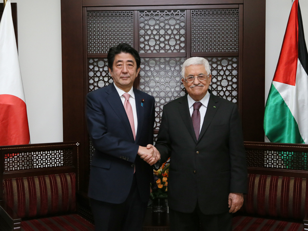 安倍总理访问了巴勒斯坦自治政府。
