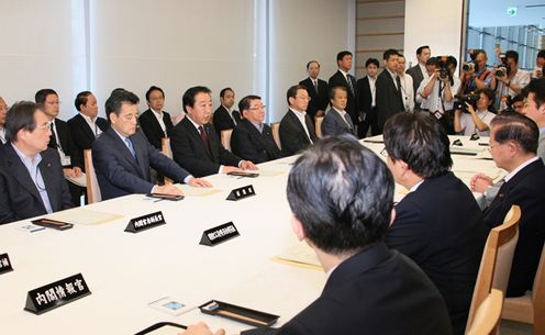 野田总理在总理大臣官邸召开了有关尖阁诸岛非法登陆事例的相关阁僚会议。