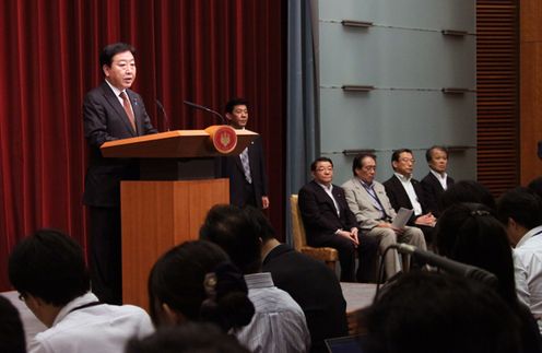 野田总理在总理大臣官邸就竹岛问题举行了记者招待会。