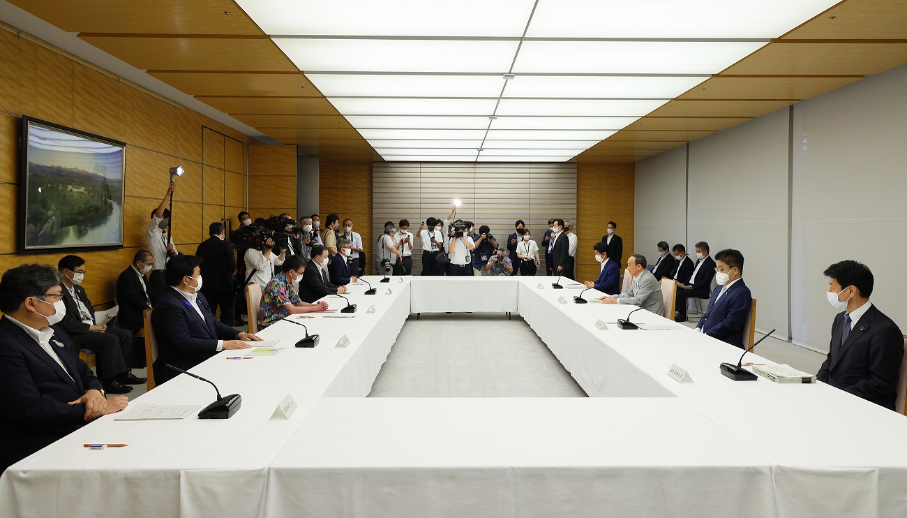 発言する菅総理３