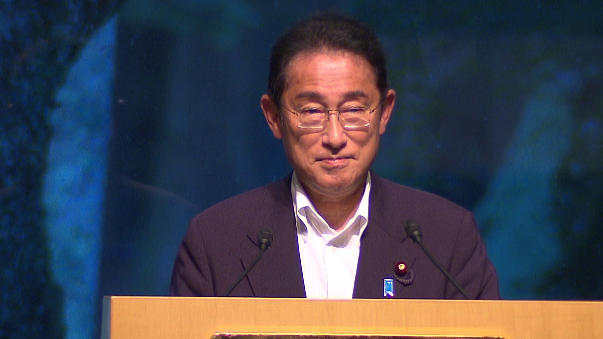 講演を行う岸田総理