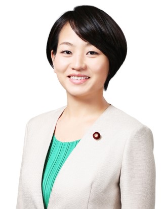 顔写真:鈴木貴子