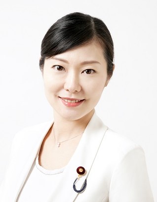 顔写真:加藤鮎子
