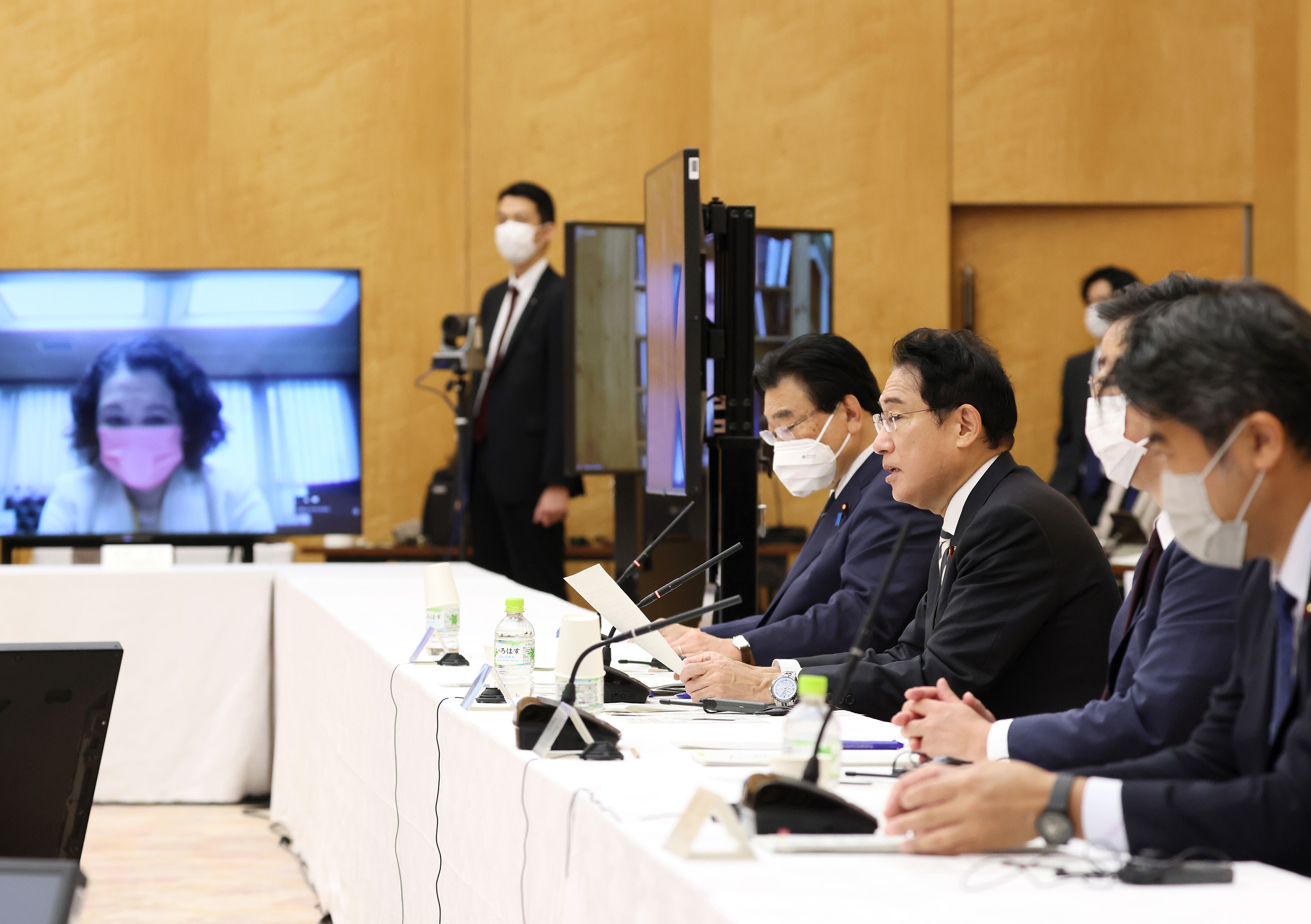 会議のまとめを行う岸田総理３