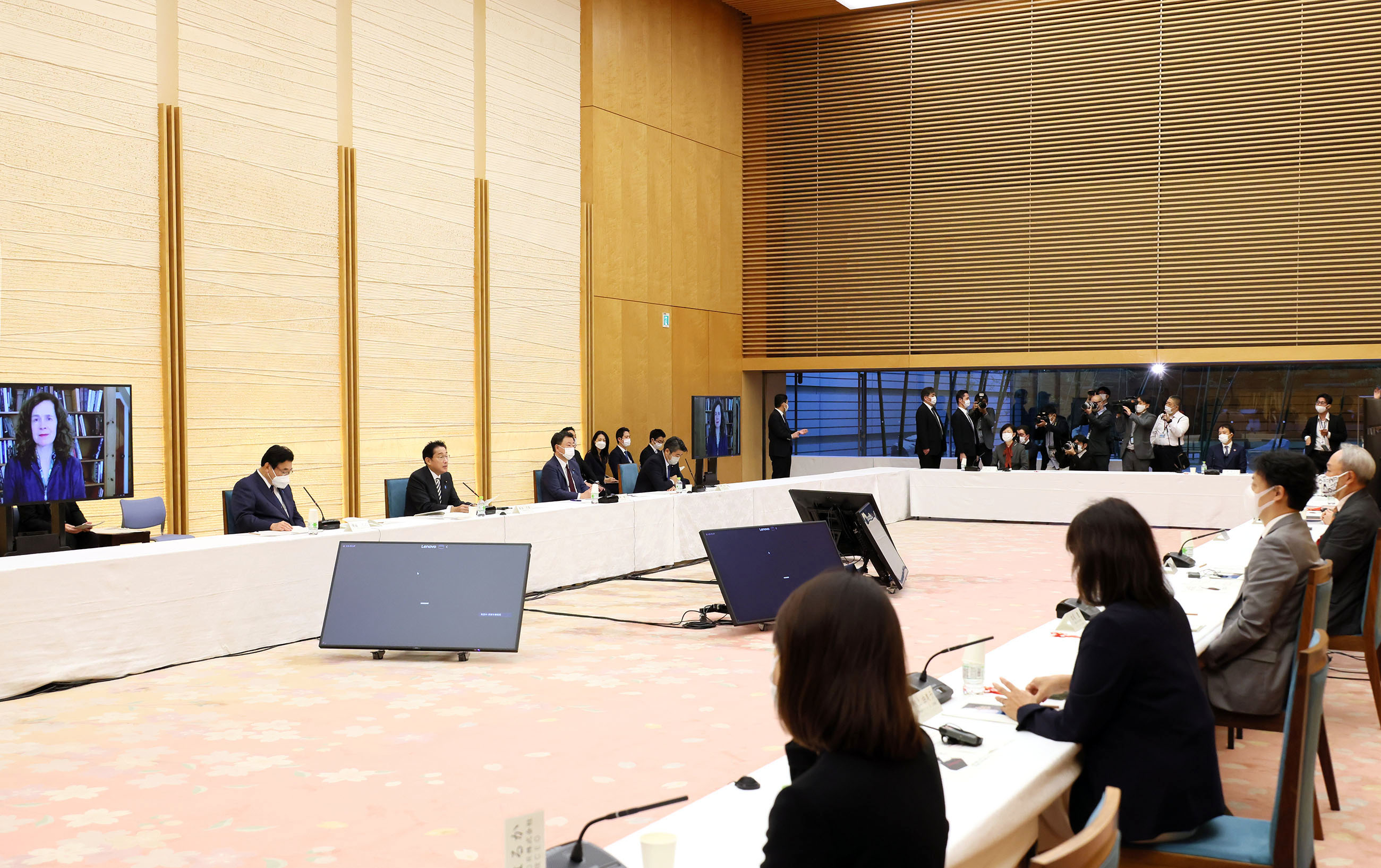 会議のまとめを行う岸田総理５