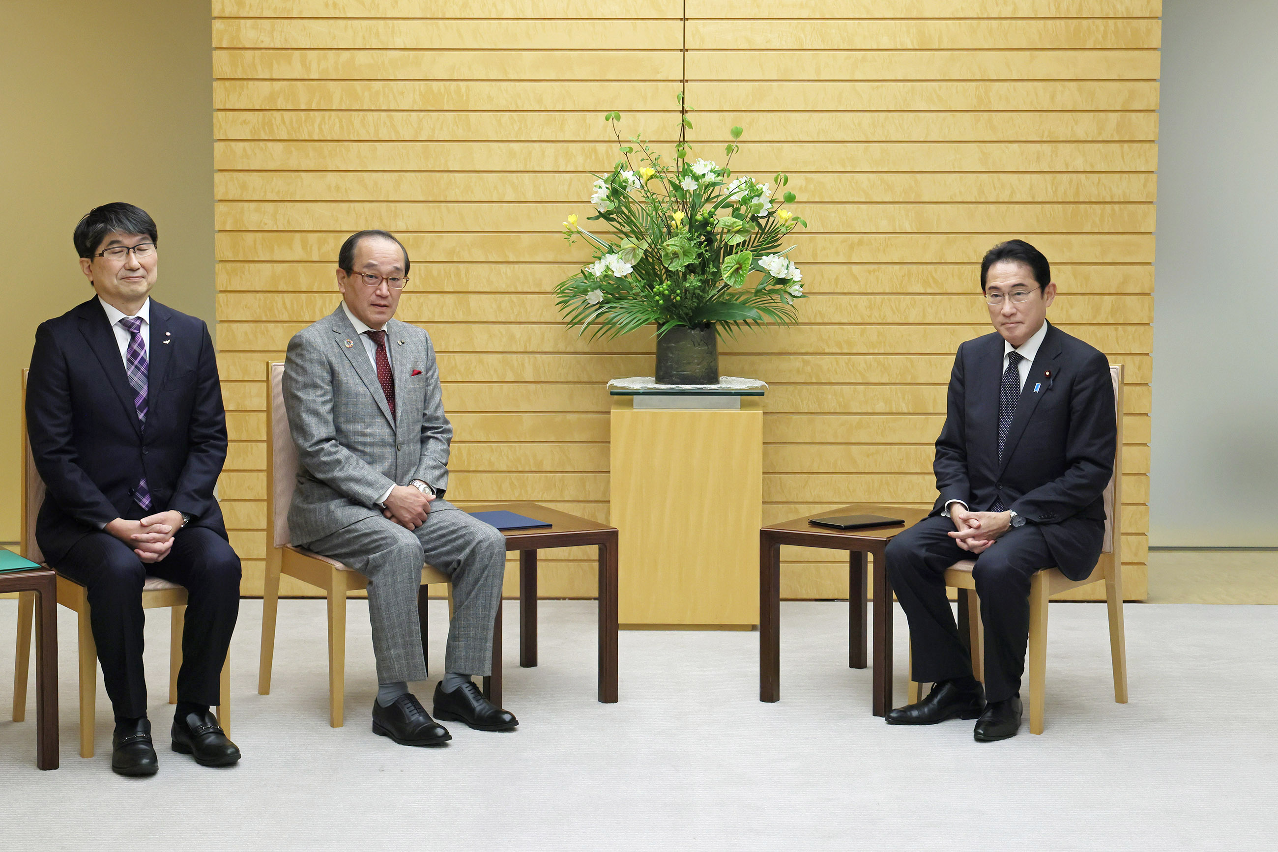表敬を受ける岸田総理２