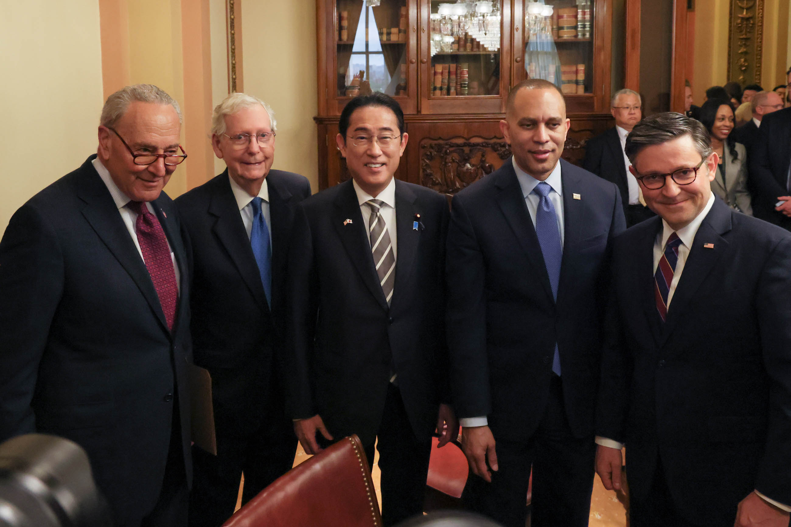 連邦議会上下両院指導部と面会する総理１