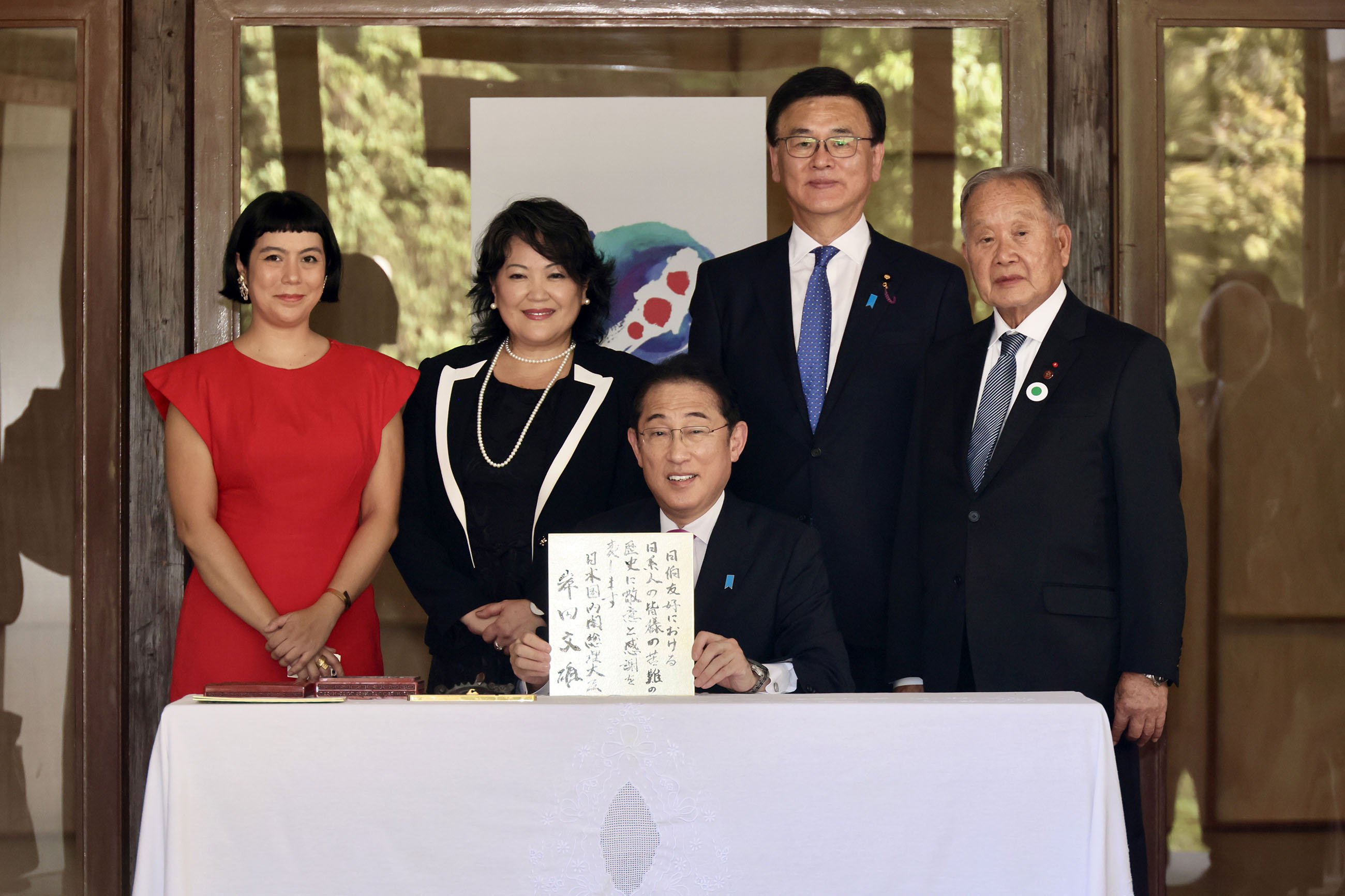 イビラプエラ公園日本館を視察する岸田総理