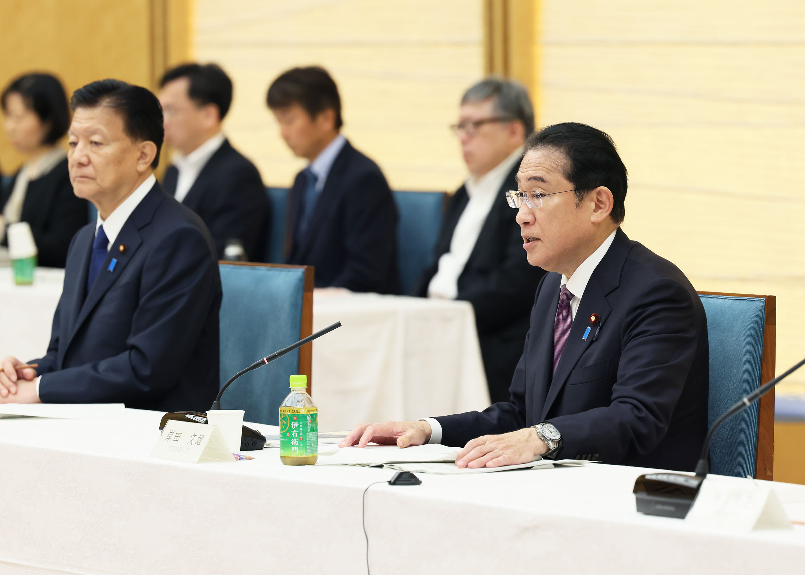 会議のまとめを行う岸田総理１