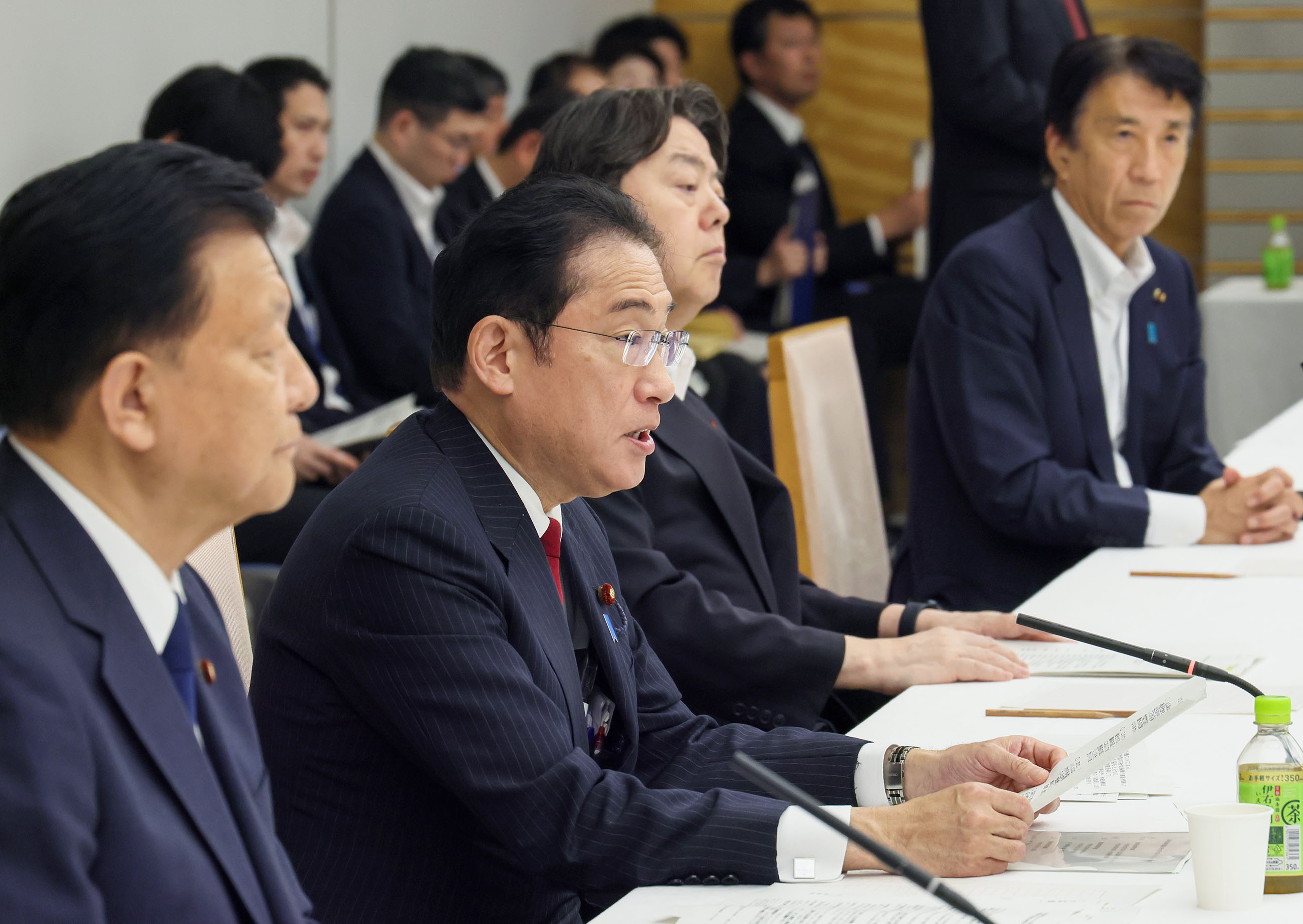 会議のまとめを行う岸田総理１
