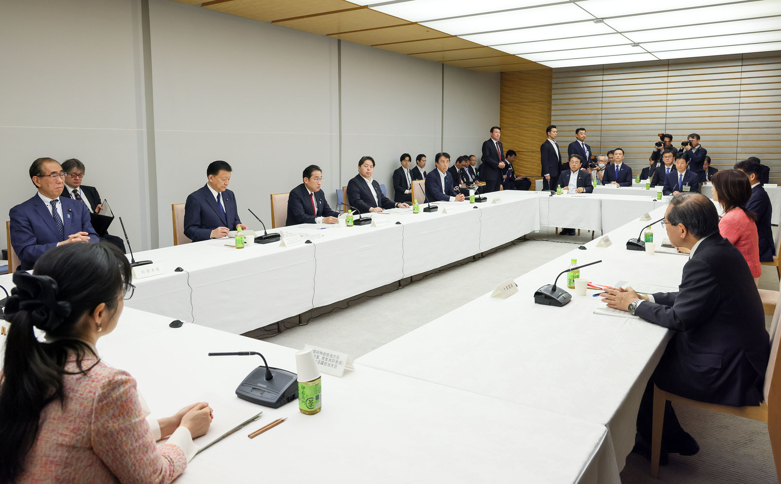 会議のまとめを行う岸田総理２