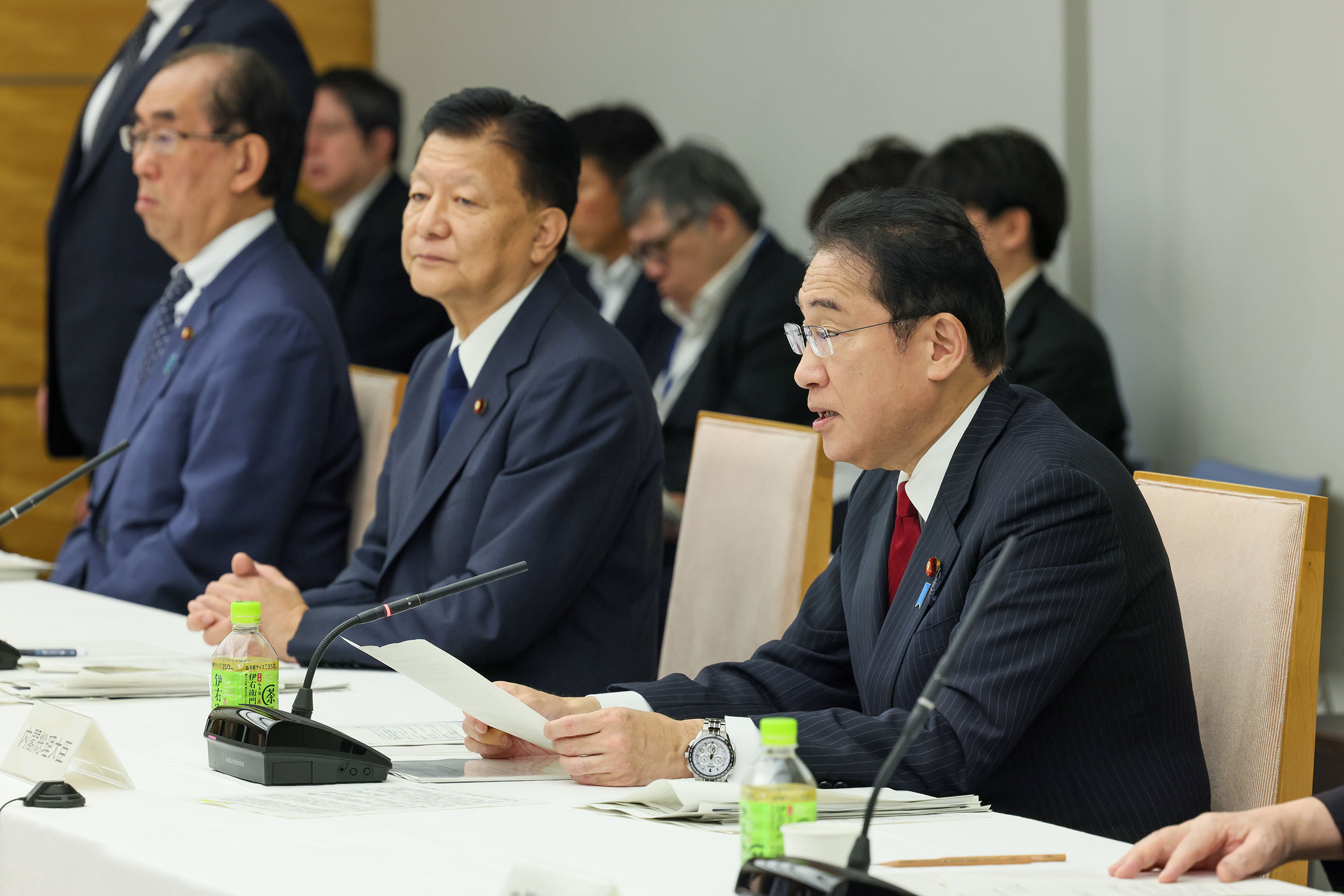 会議のまとめを行う岸田総理４