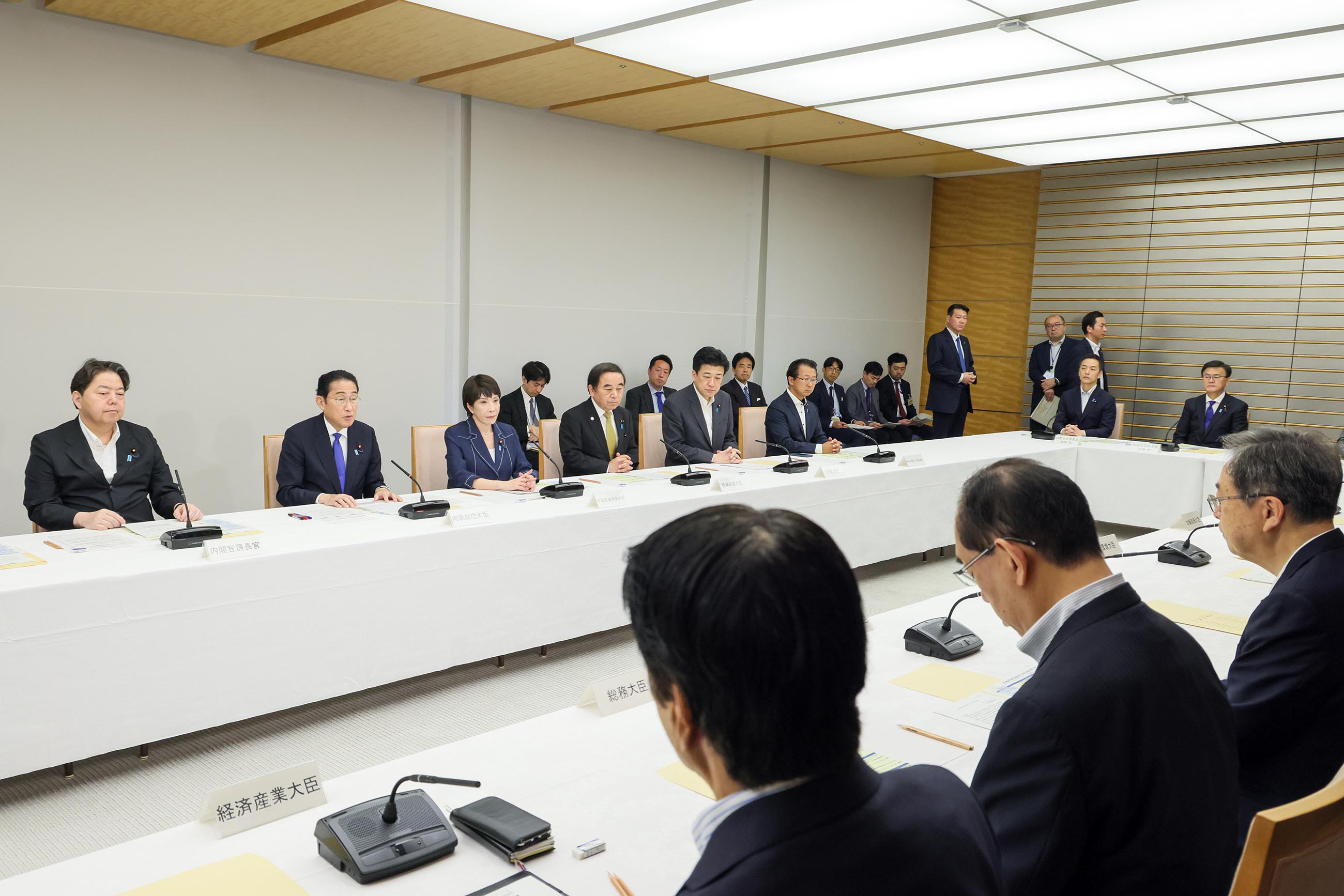 会議のまとめを行う岸田総理５