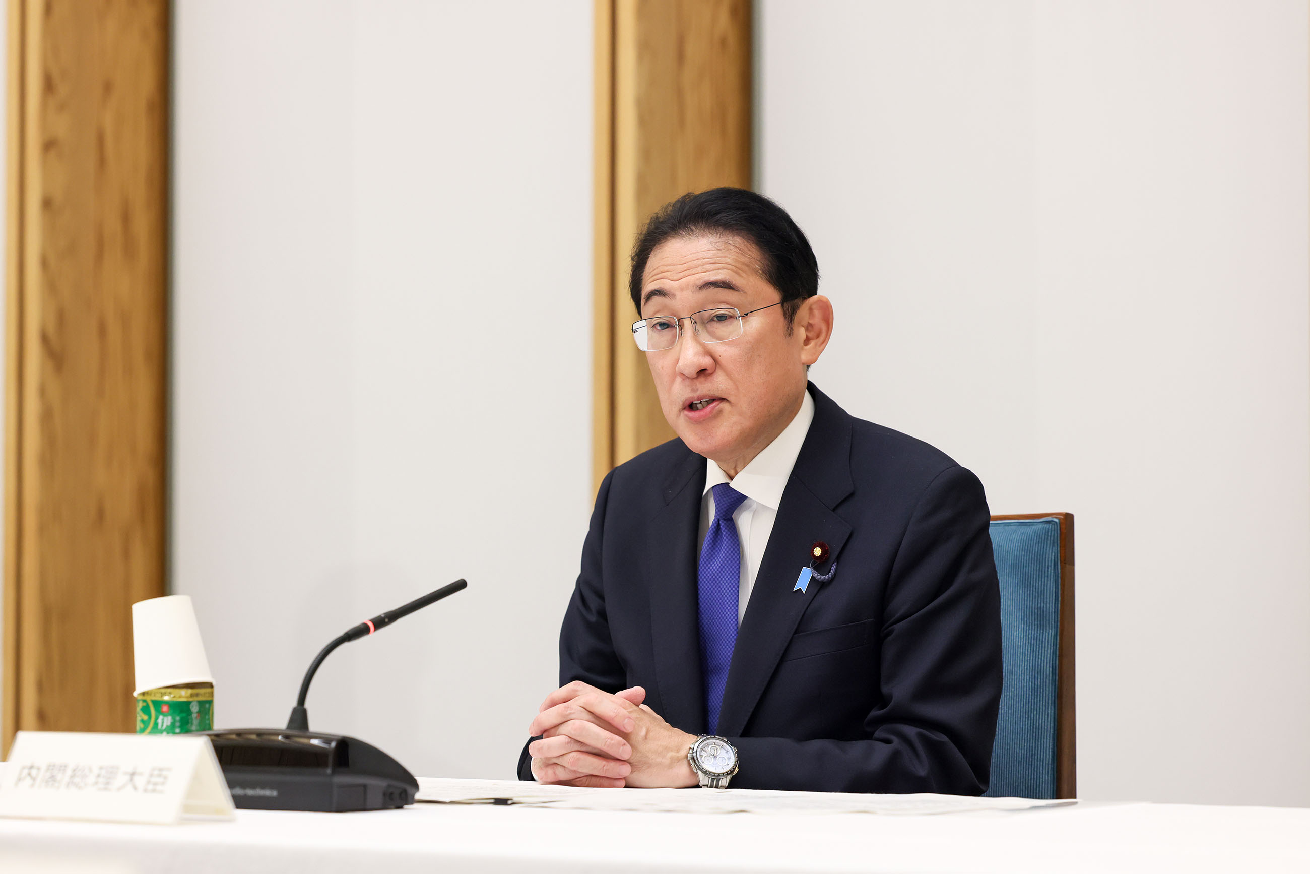 懇談のまとめを行う岸田総理１