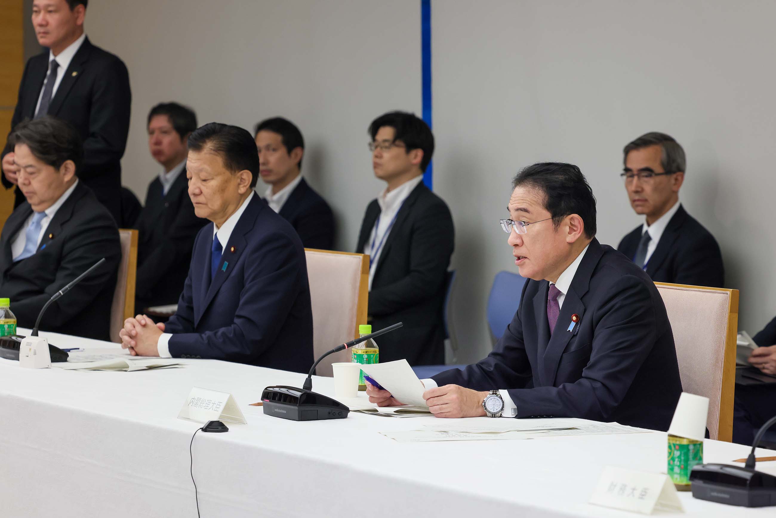 会議のまとめを行う岸田総理１