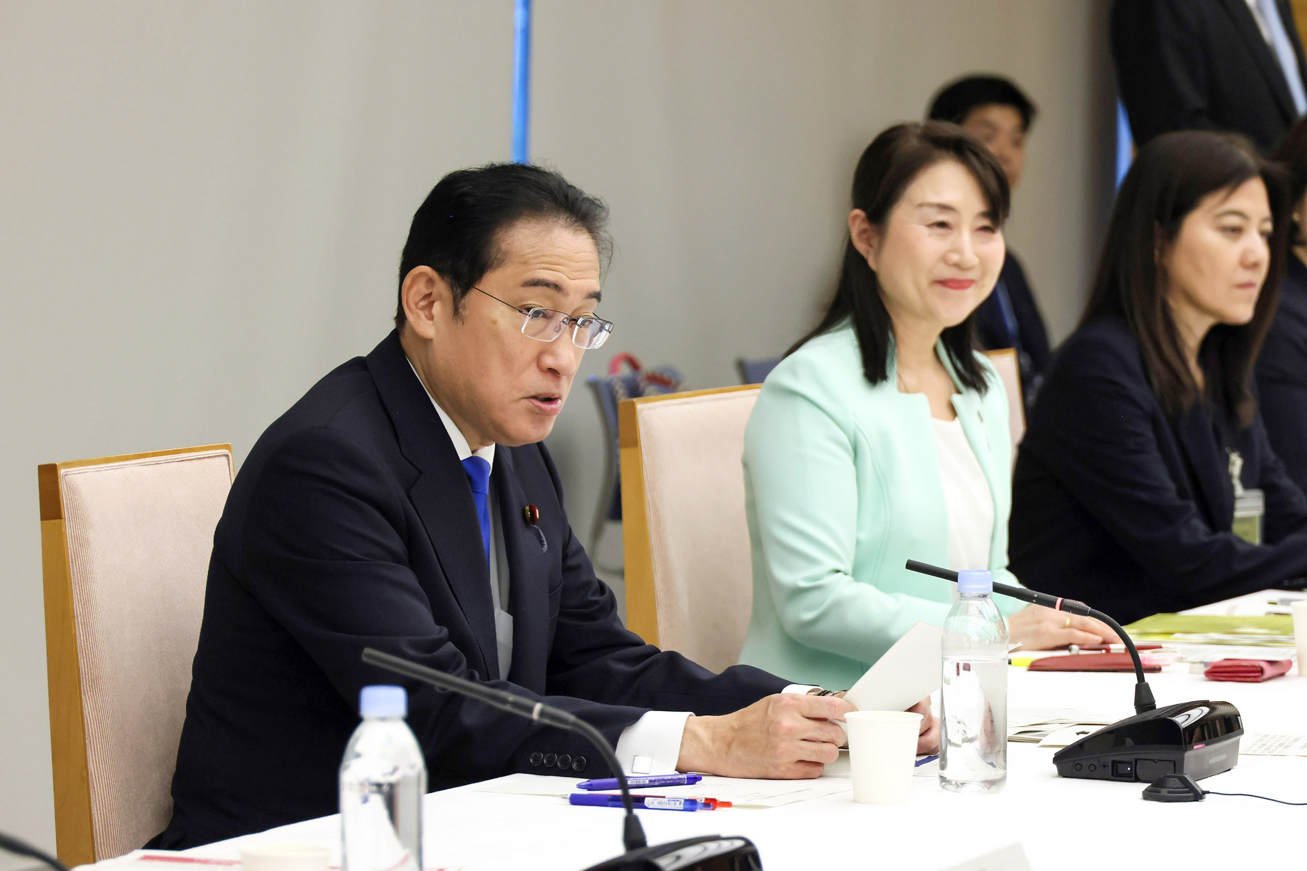 会議のまとめを行う岸田総理１