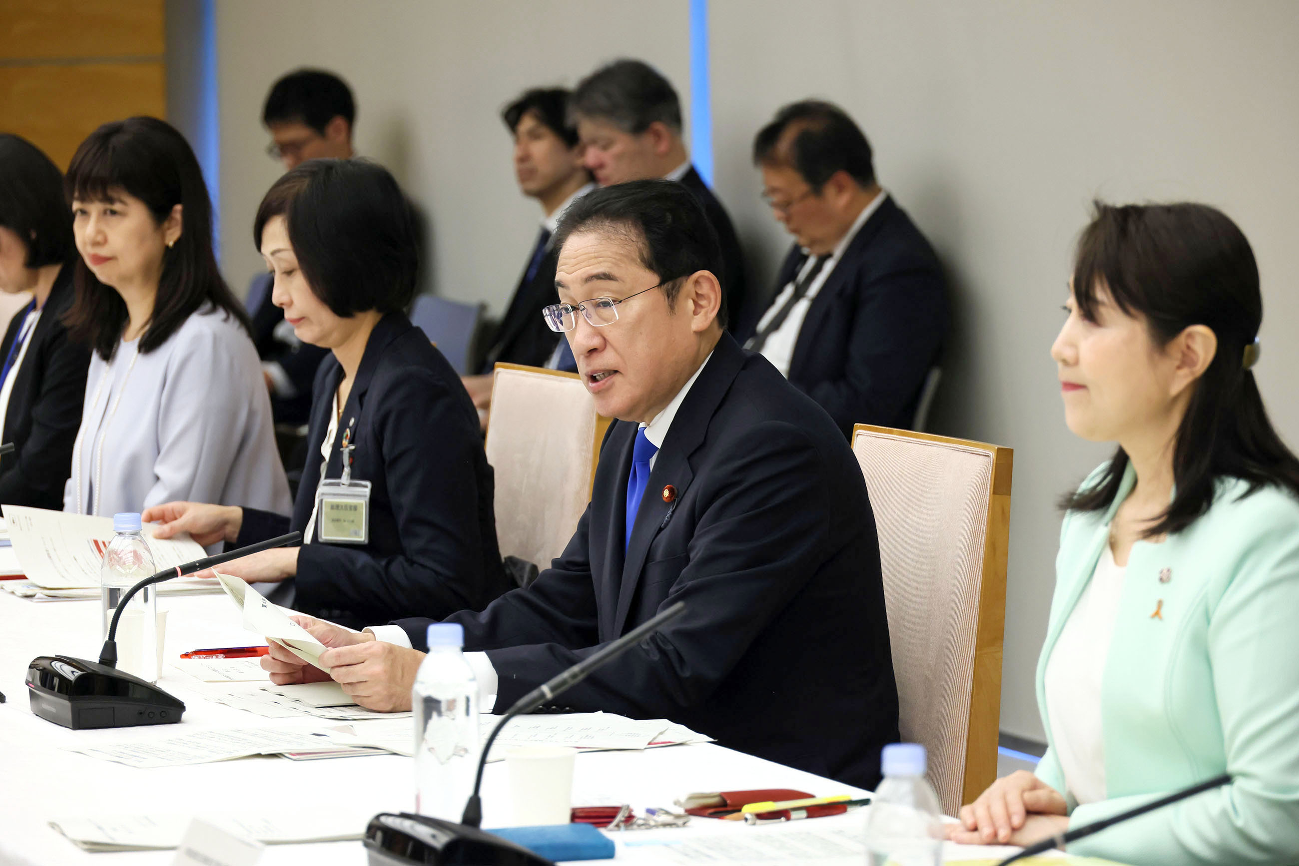 会議のまとめを行う岸田総理２