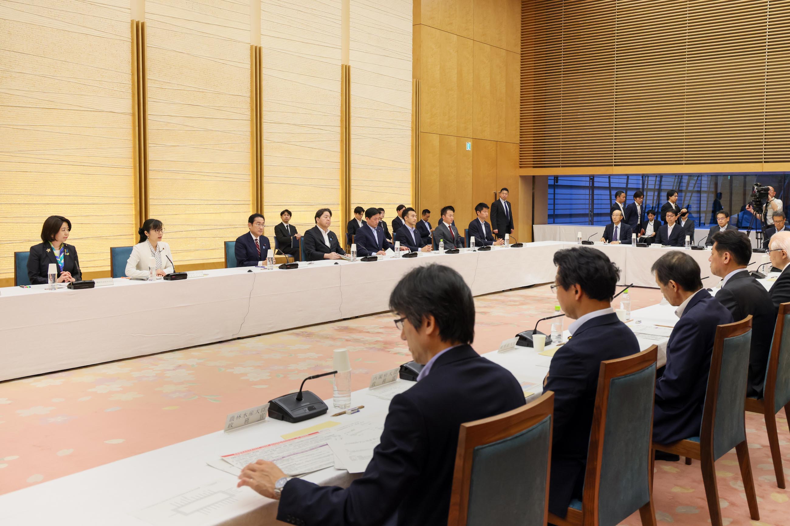 会議のまとめを行う岸田総理２