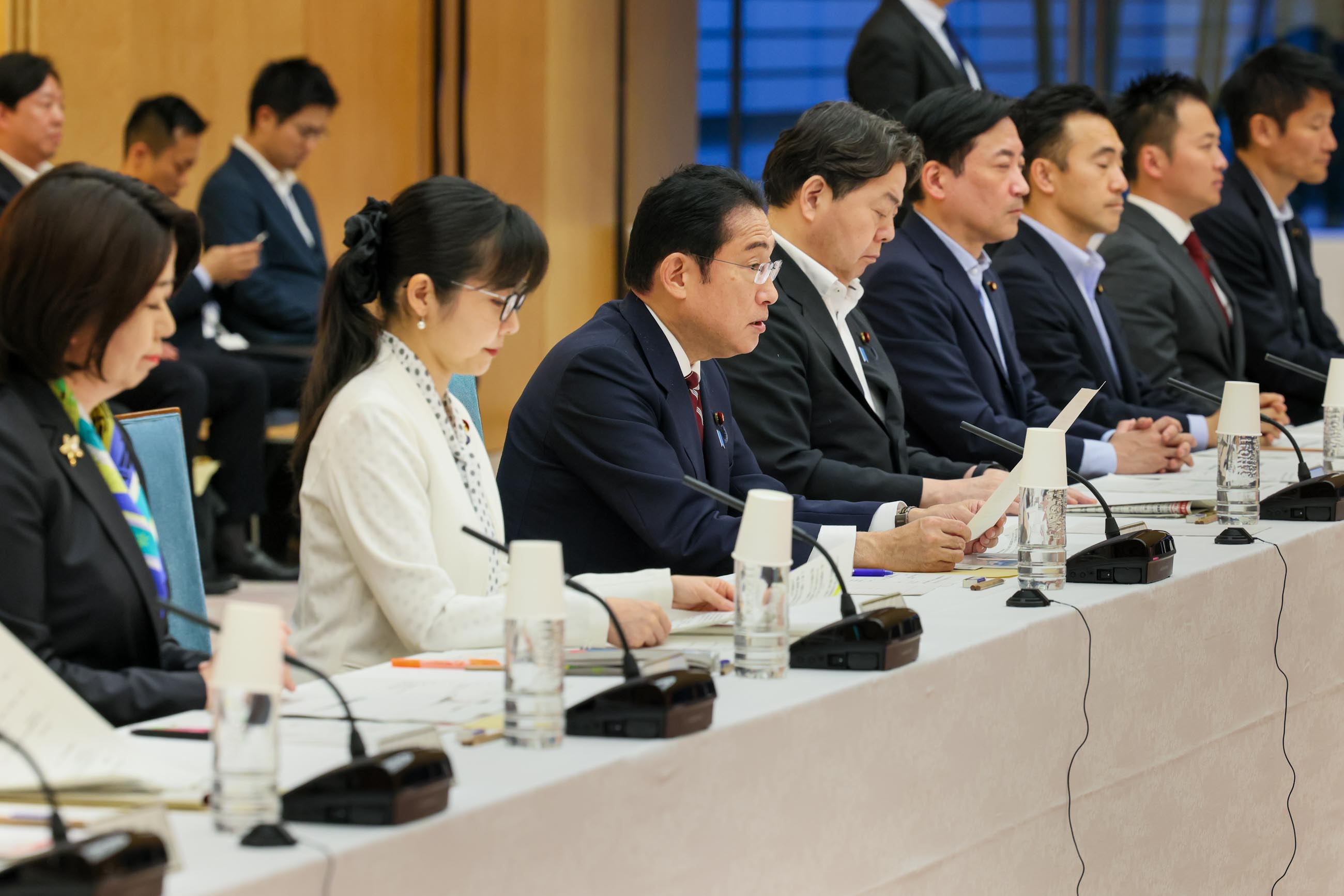 会議のまとめを行う岸田総理３