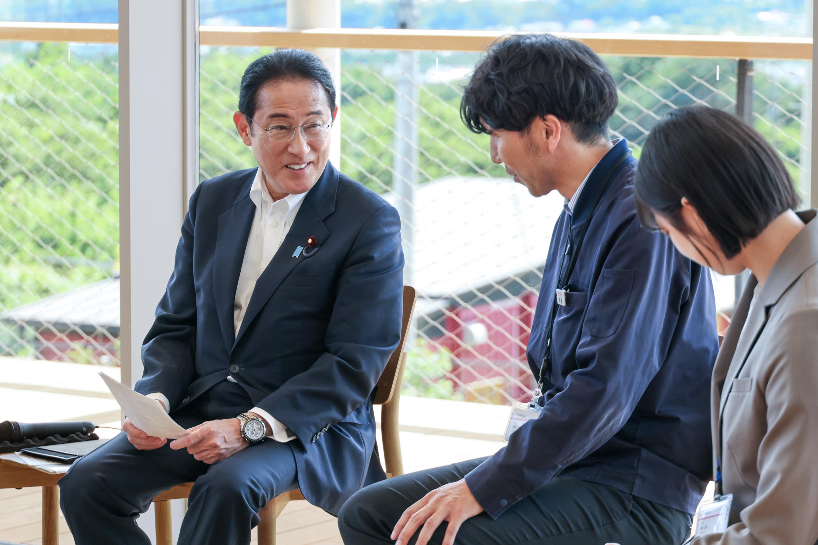 意見交換する岸田総理３