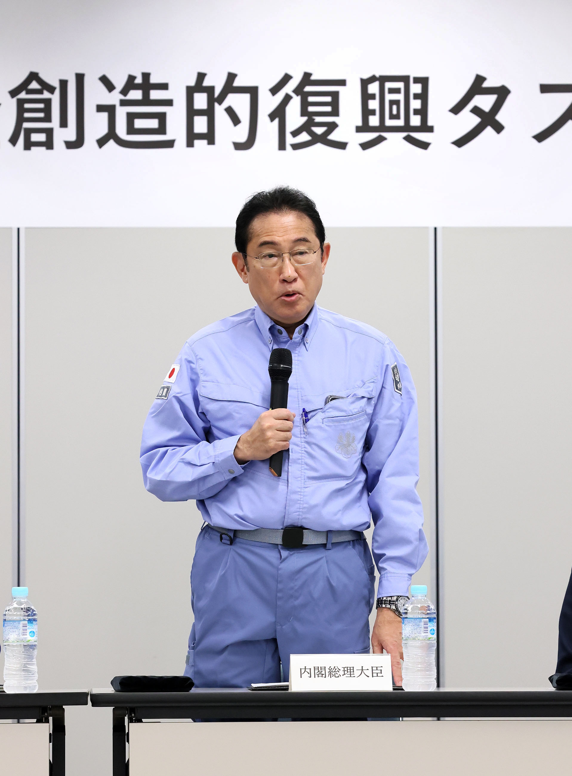 挨拶する岸田総理１