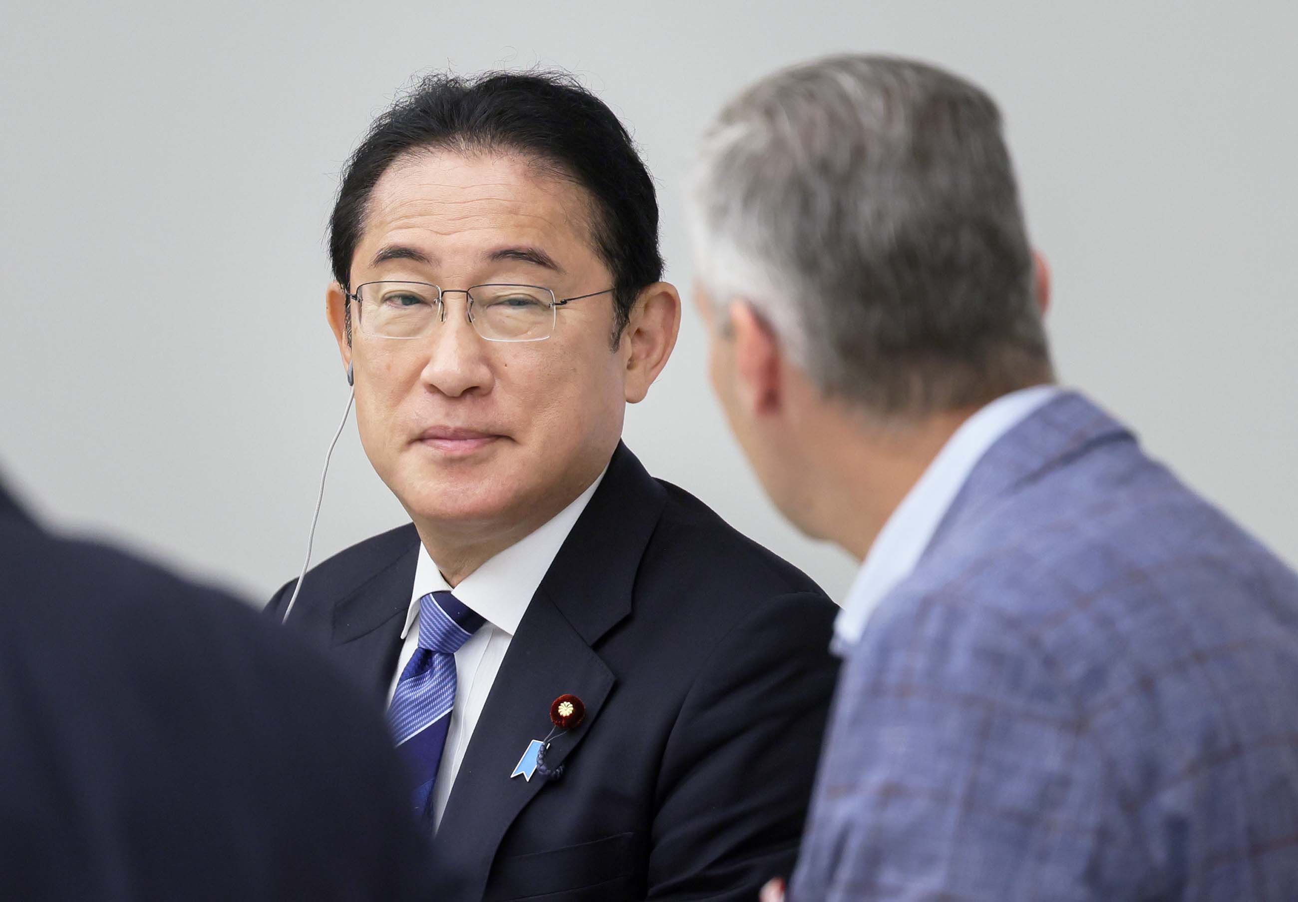 意見交換を行う岸田総理７