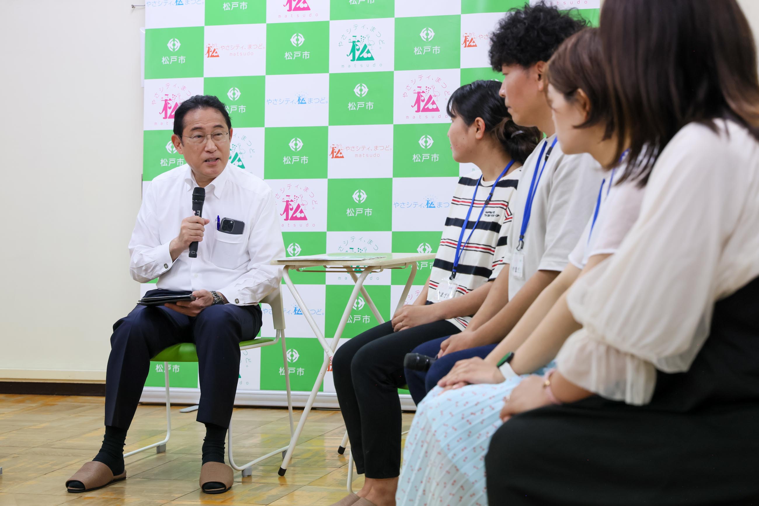 意見交換する岸田総理２