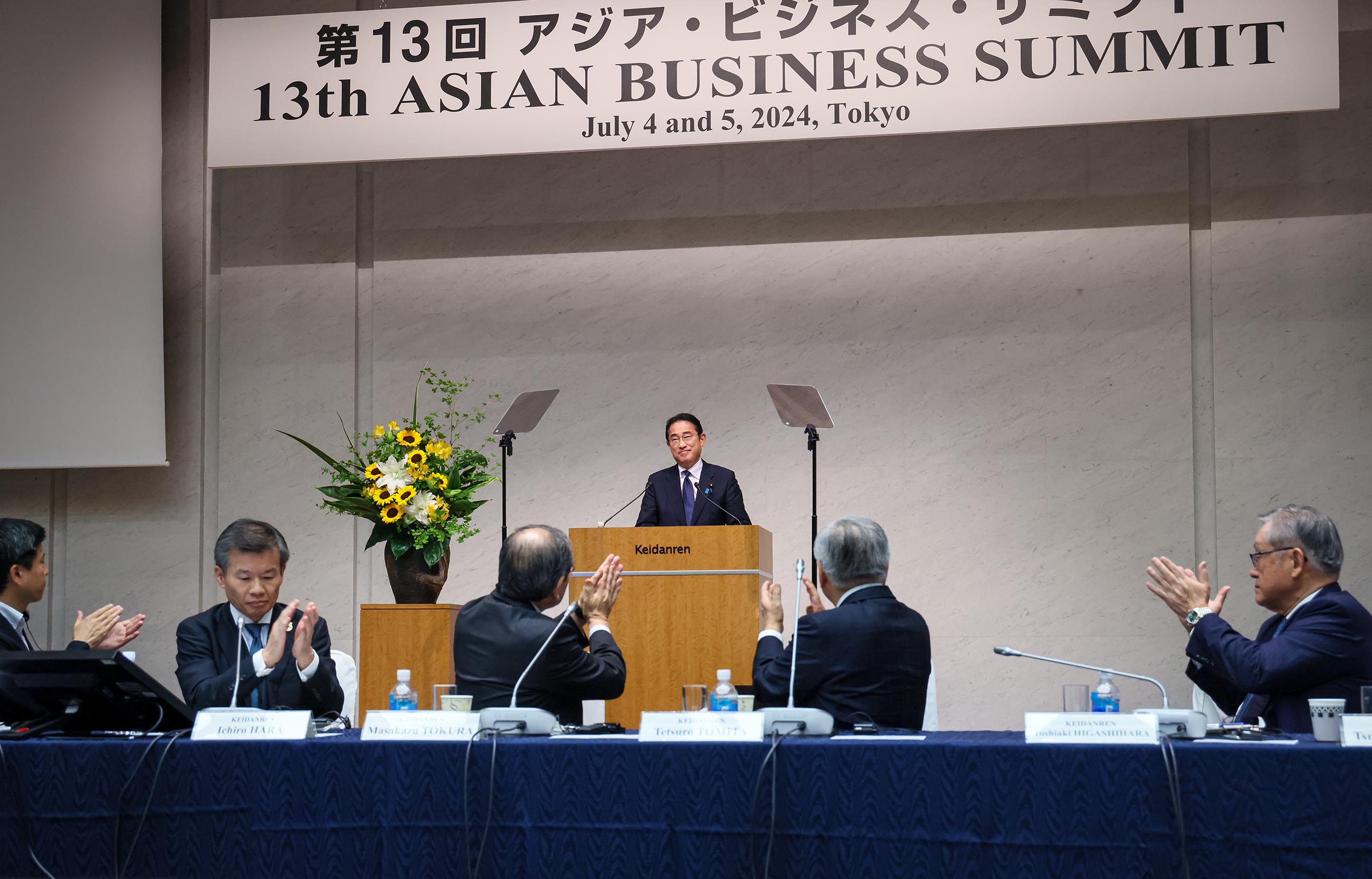 スピーチする岸田総理５