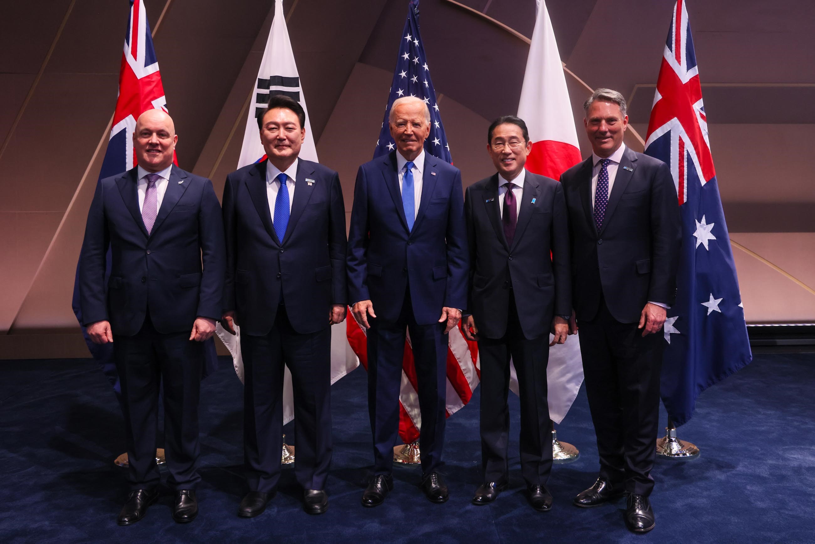 ＩＰ４首脳とバイデン米大統領との写真撮影２