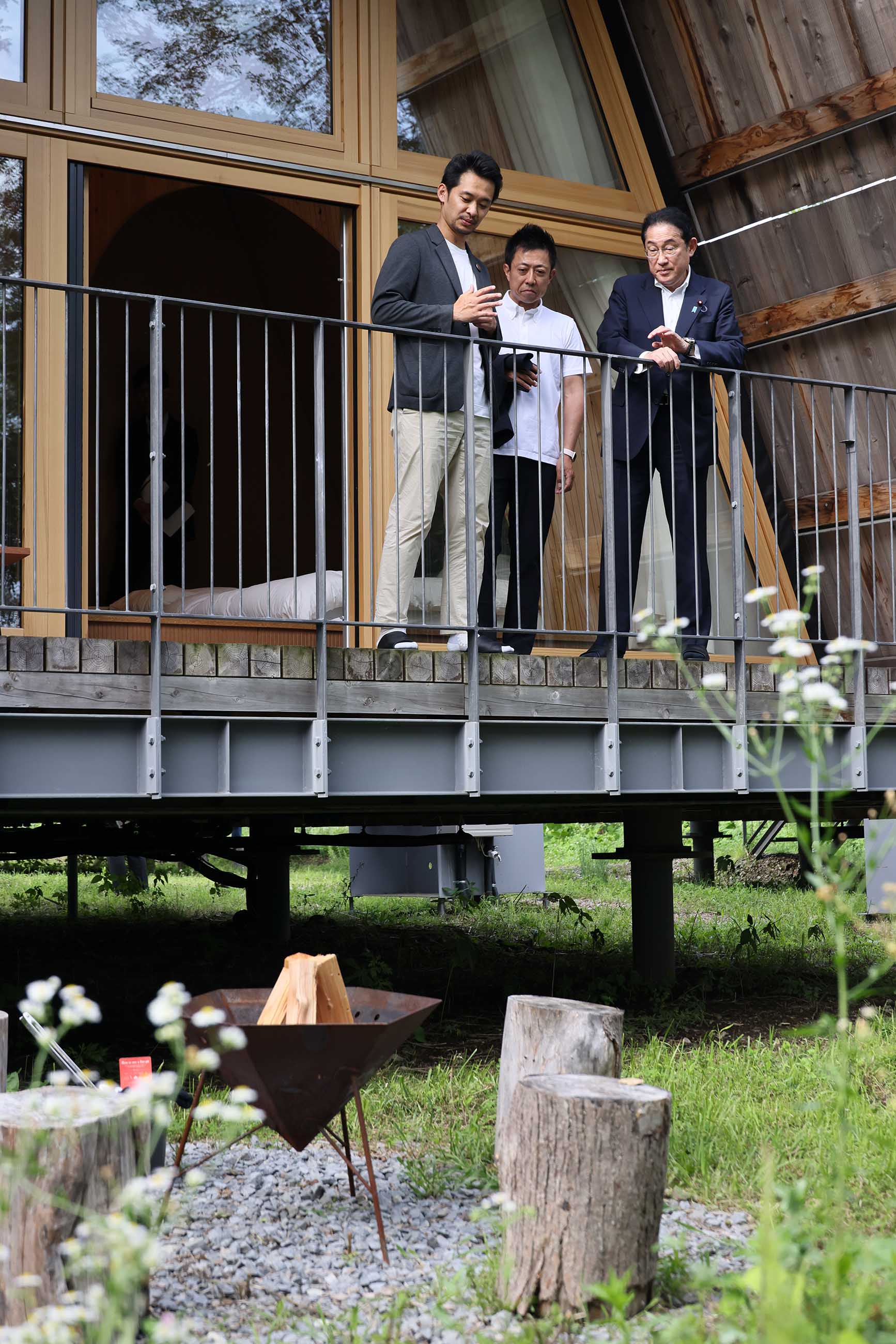 ＳＡＮＵ　２ｎｄ　Ｈｏｍｅ軽井沢１ｓｔを視察する岸田総理４