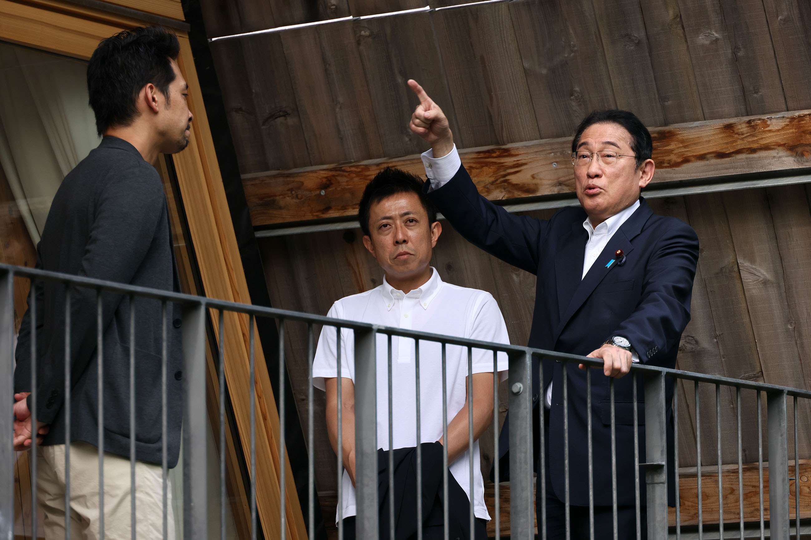 ＳＡＮＵ　２ｎｄ　Ｈｏｍｅ軽井沢１ｓｔを視察する岸田総理６