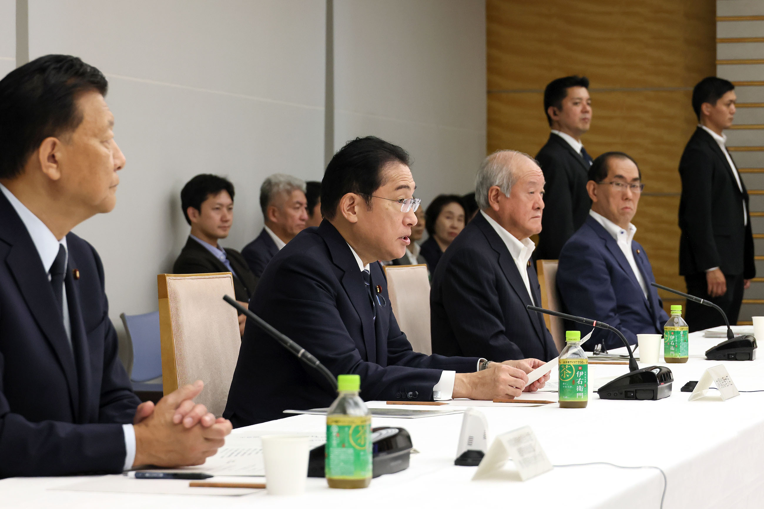 会議のまとめを行う岸田総理５