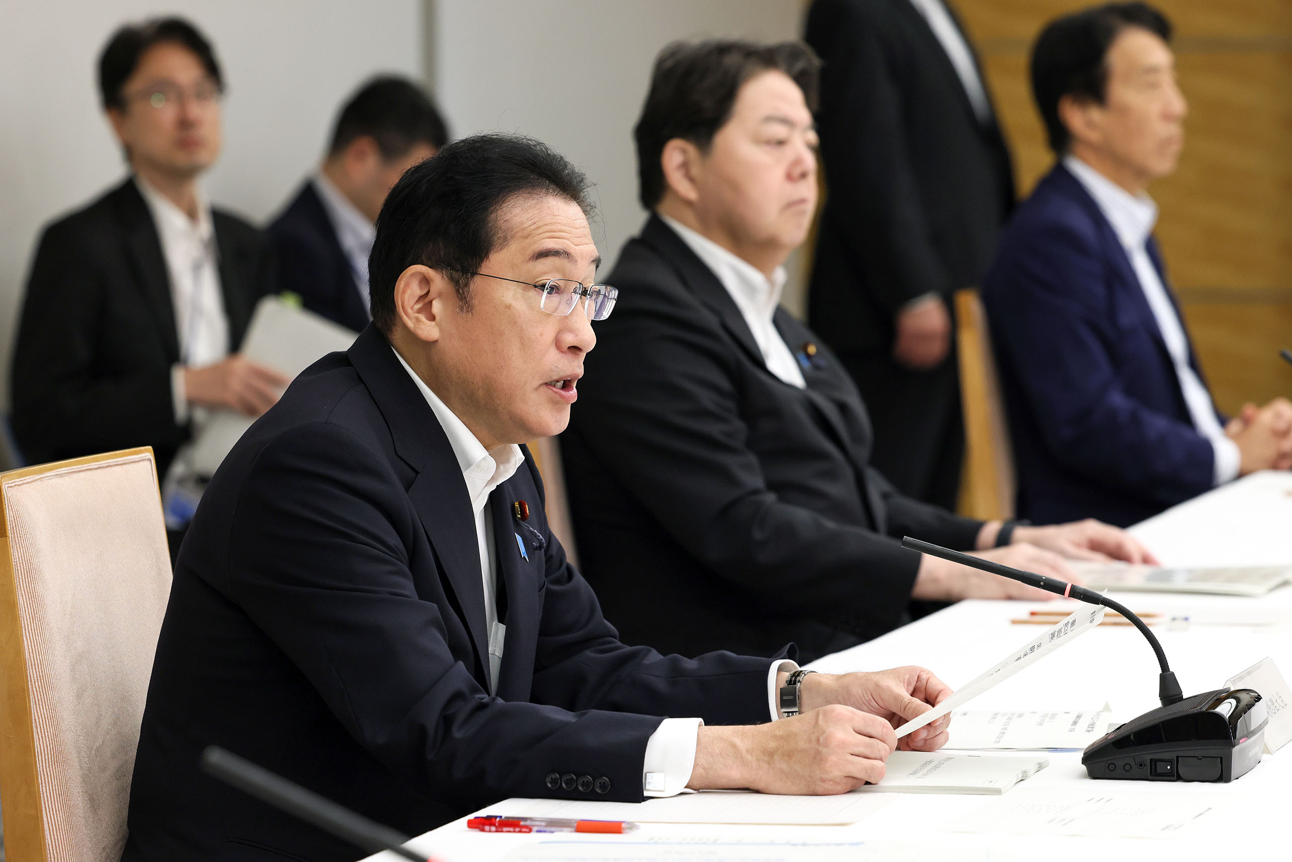 会議のまとめを行う岸田総理１