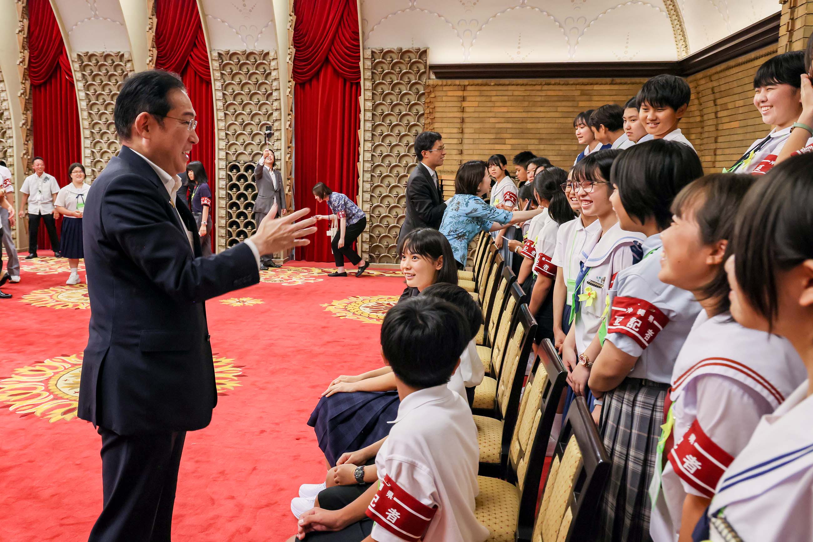 表敬を受ける岸田総理１