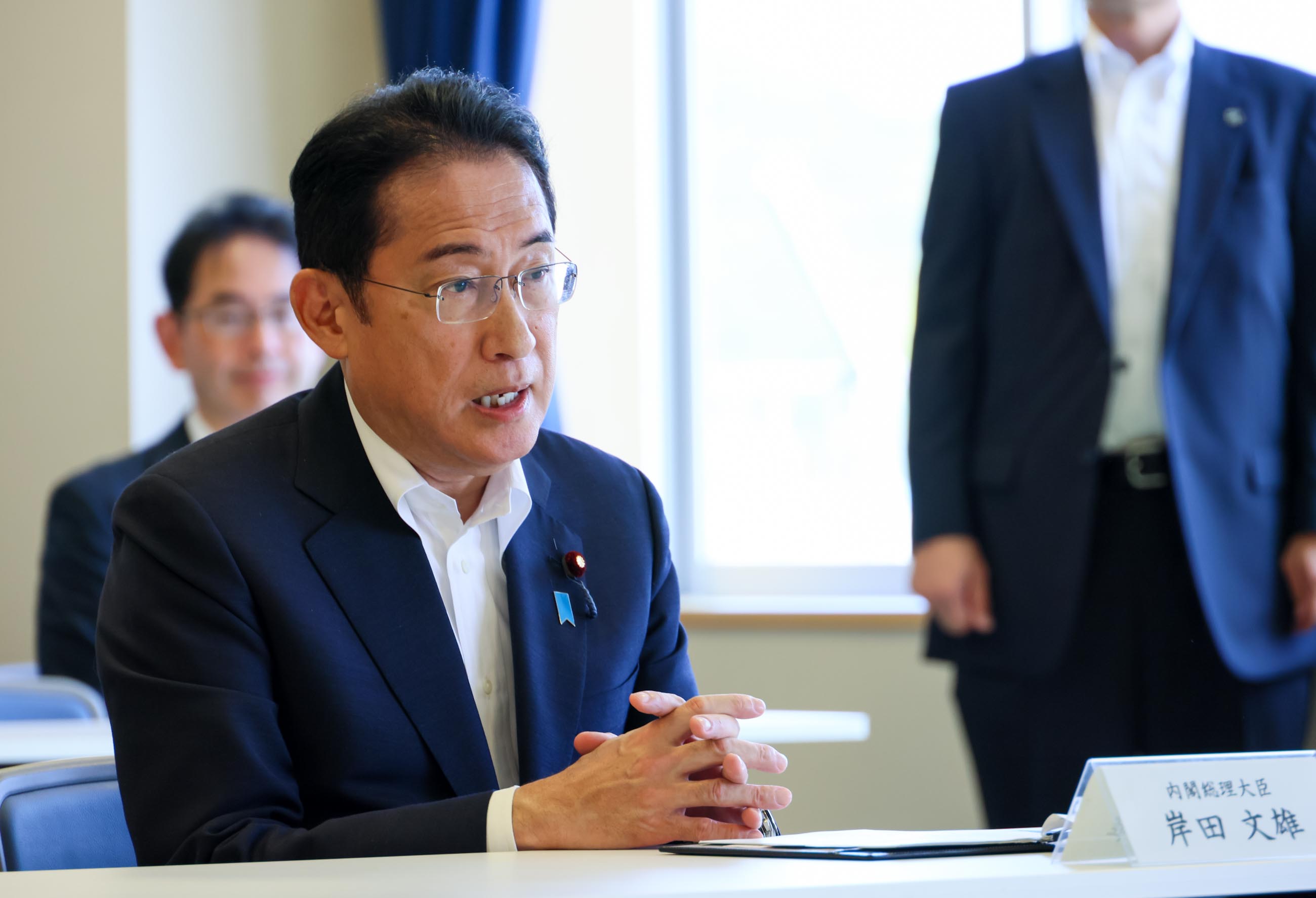 意見交換をする岸田総理５