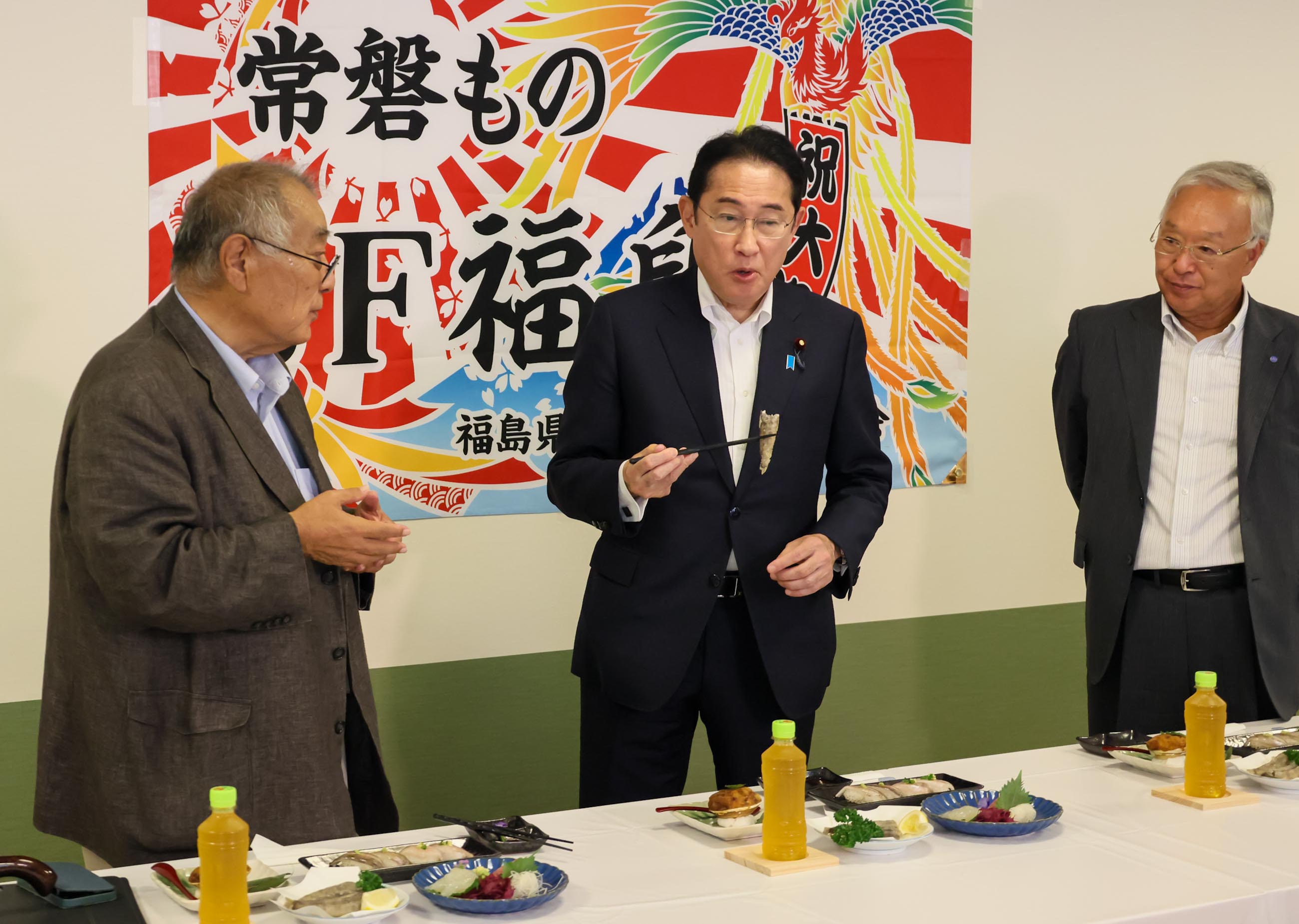 小名浜魚市場を視察する岸田総理８