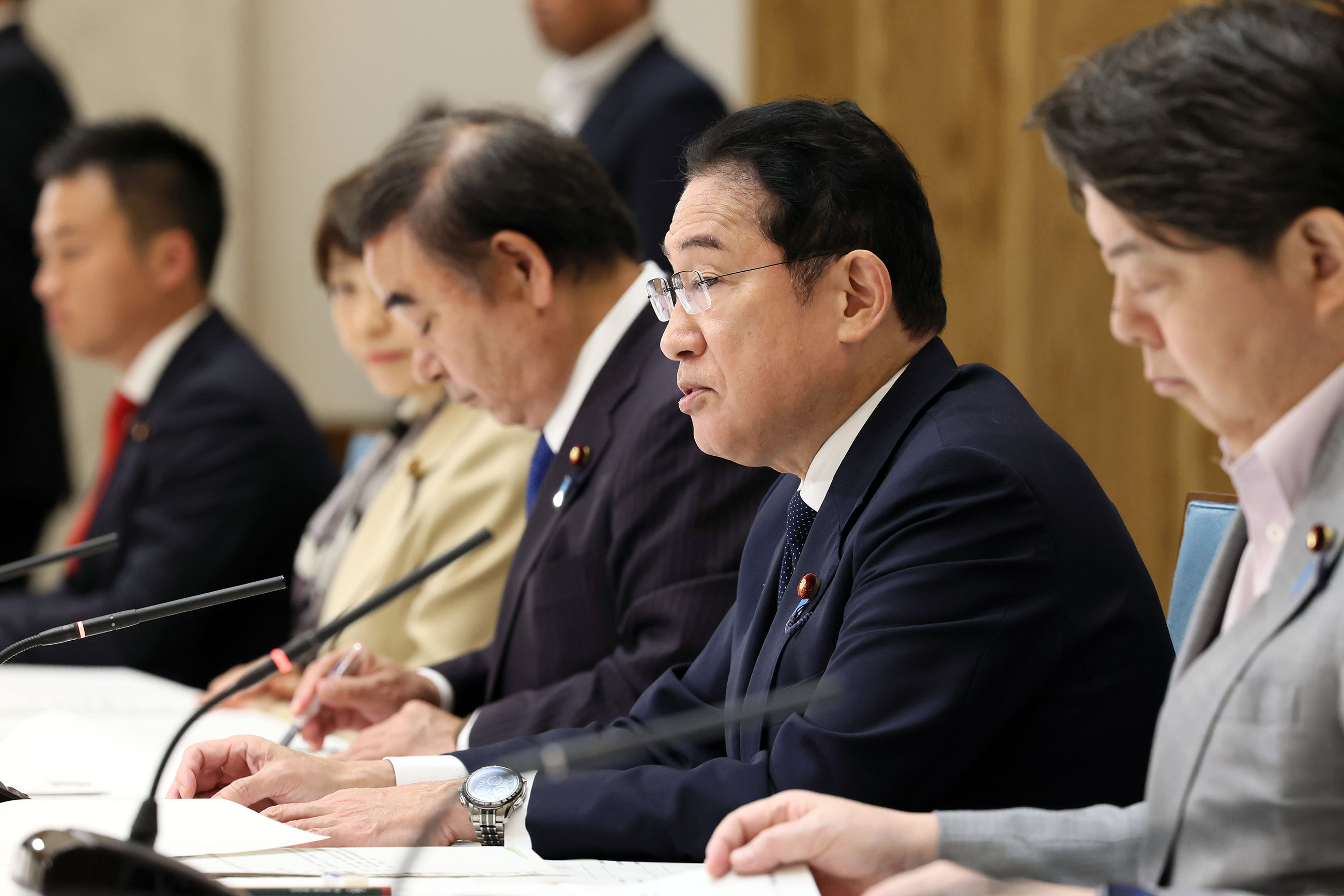 会議のまとめを行う岸田総理１