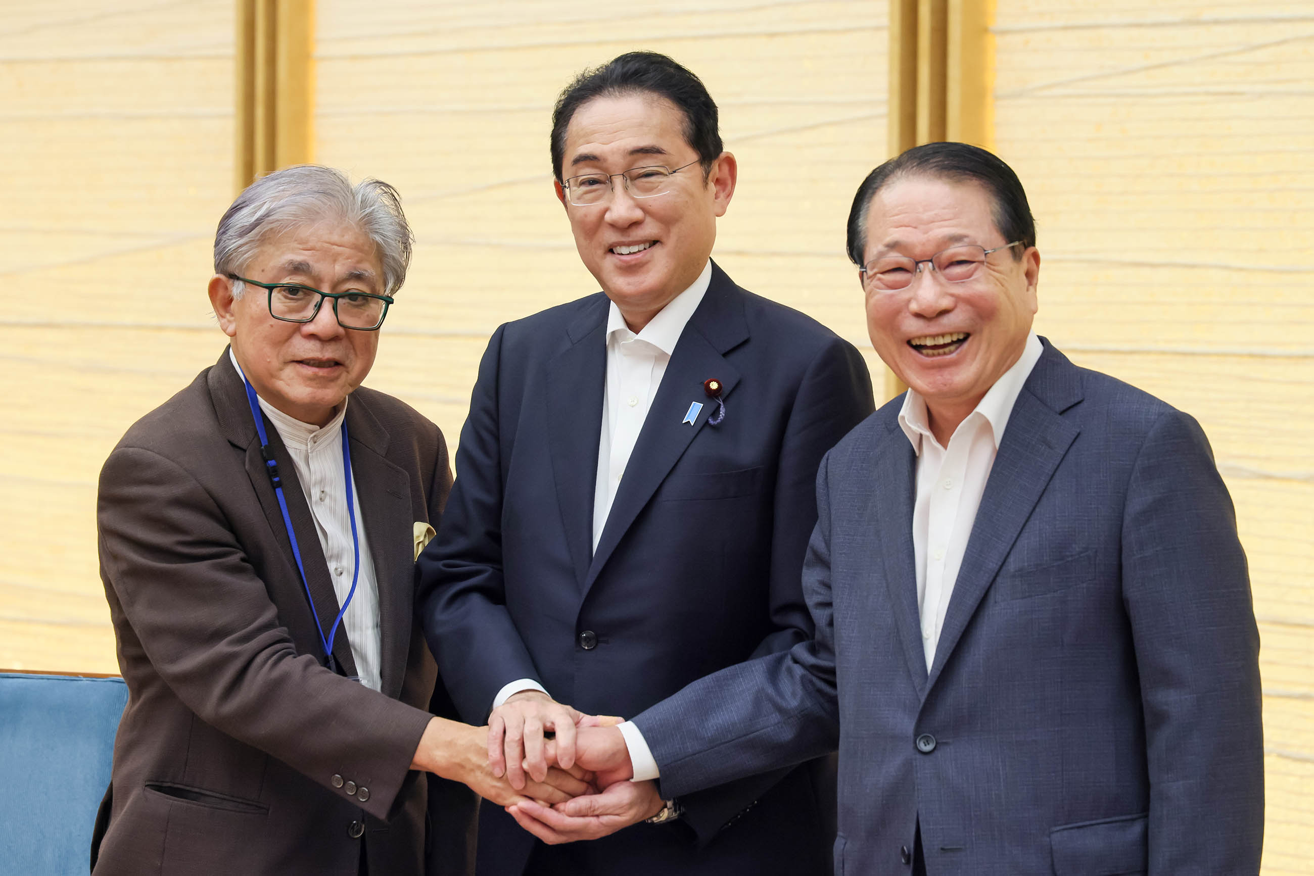 表敬を受ける岸田総理１