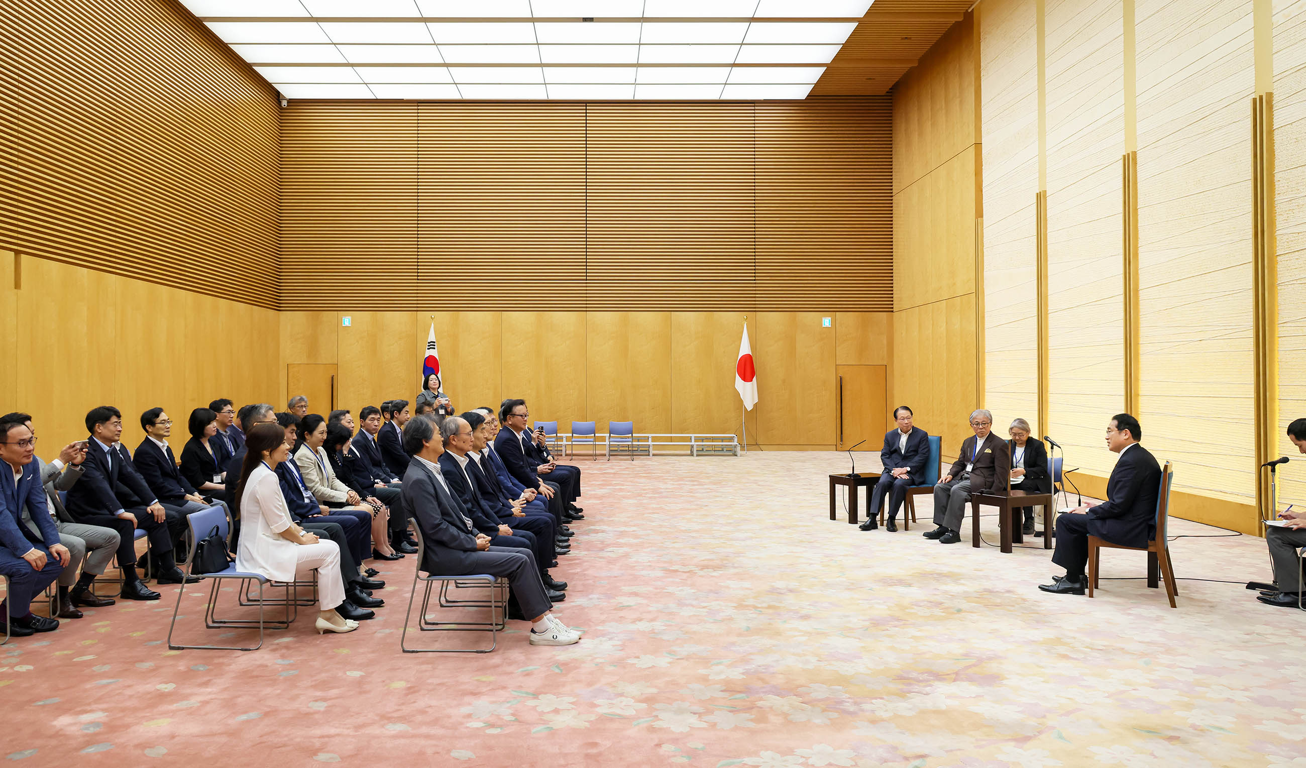表敬を受ける岸田総理４