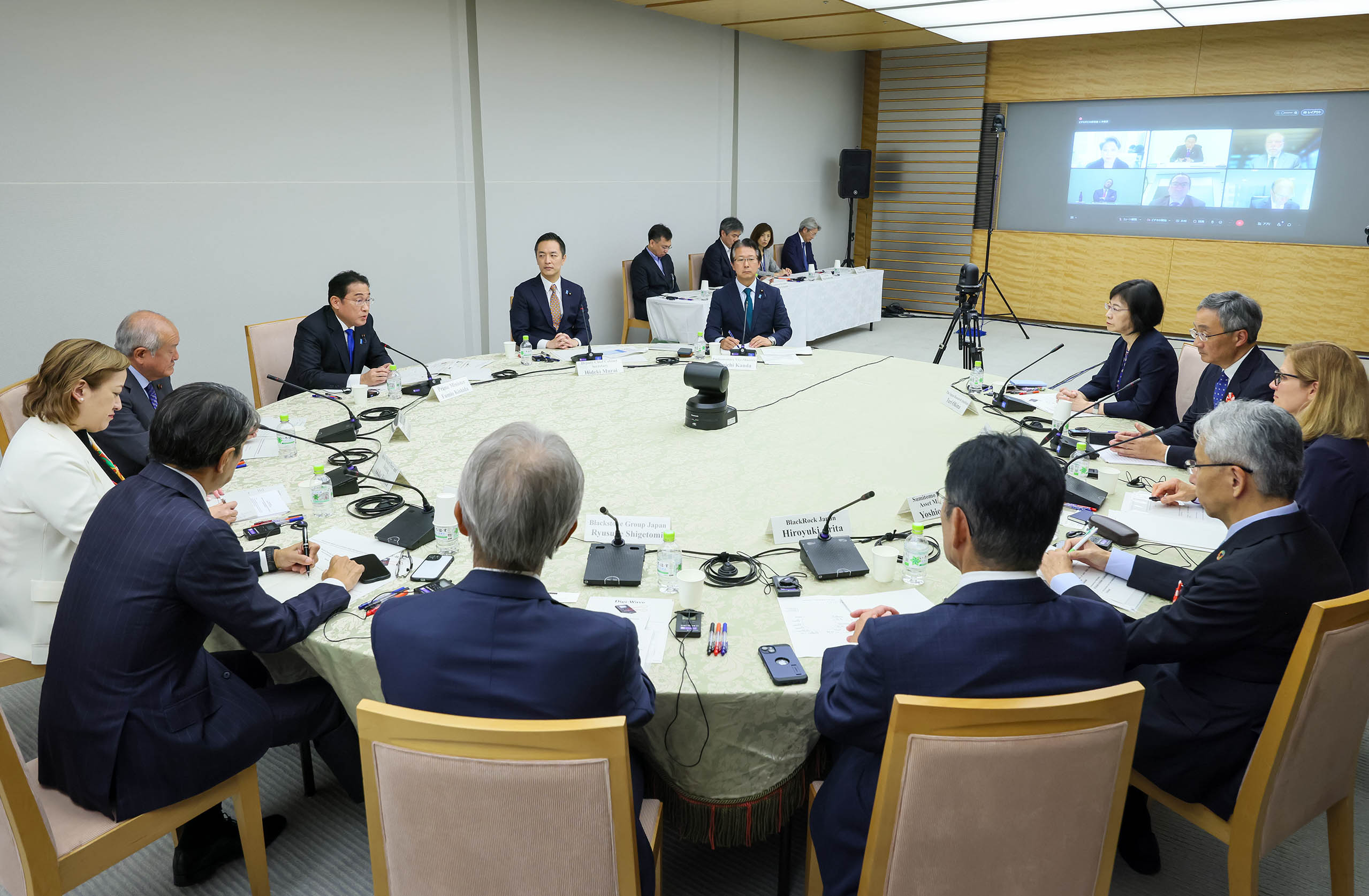 会合のまとめを行う岸田総理３