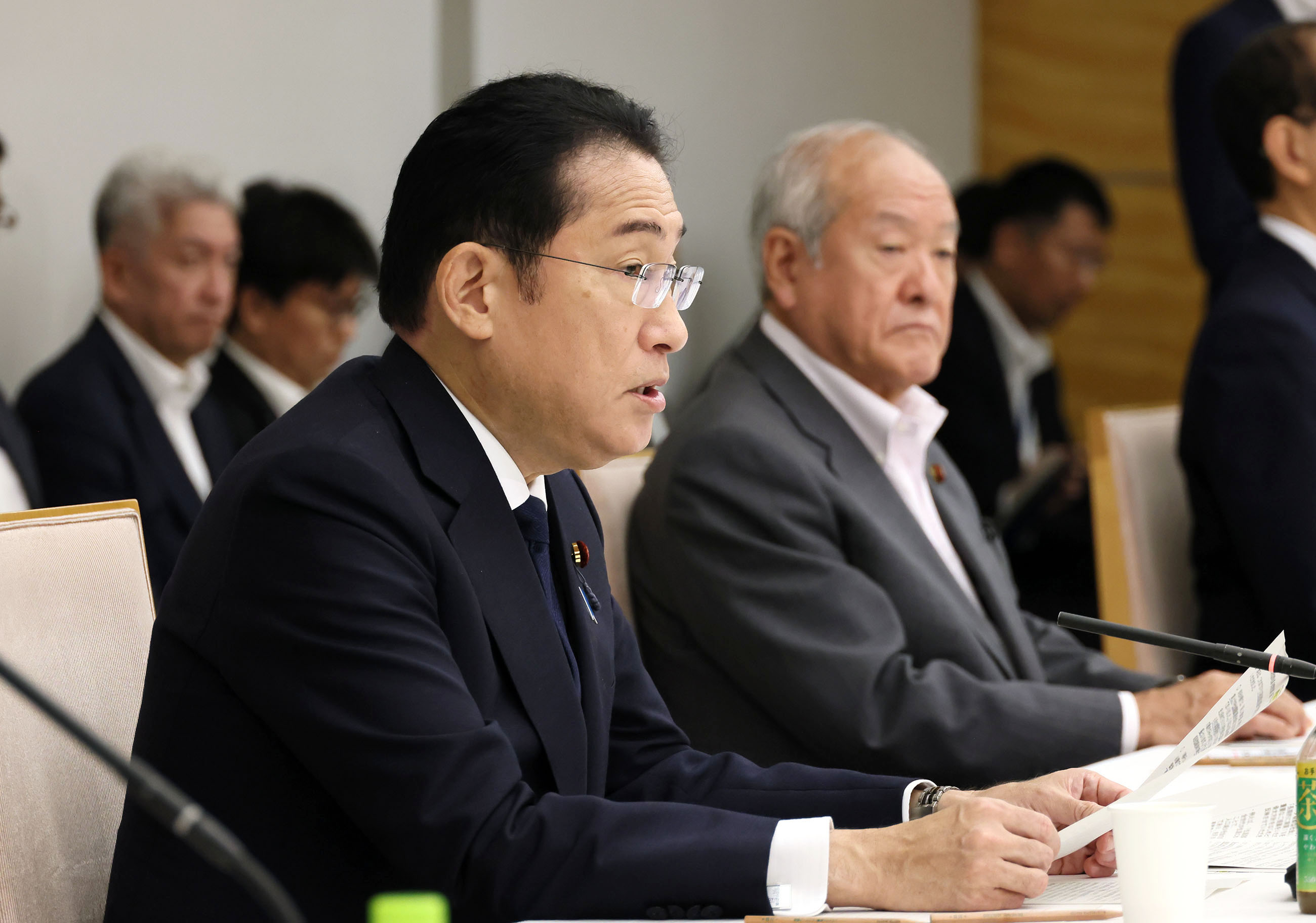 会議のまとめを行う岸田総理１