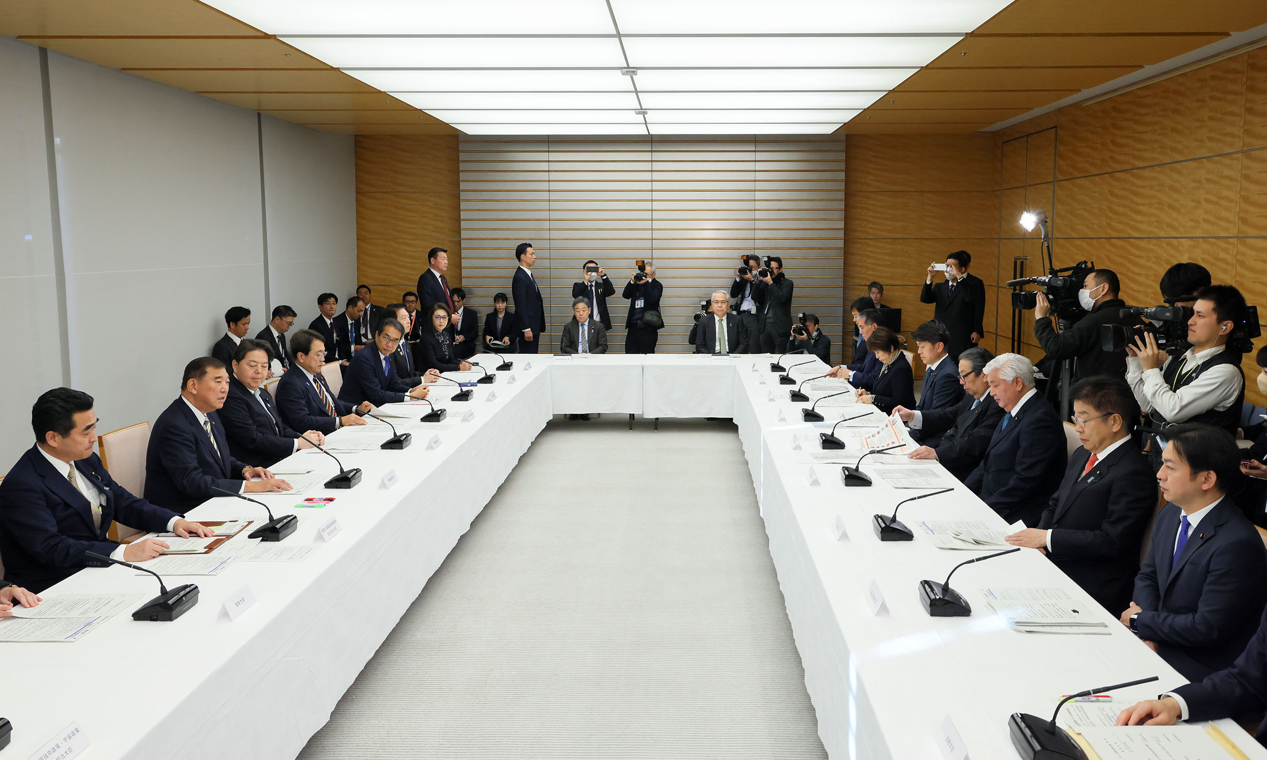 発言する石破総理２
