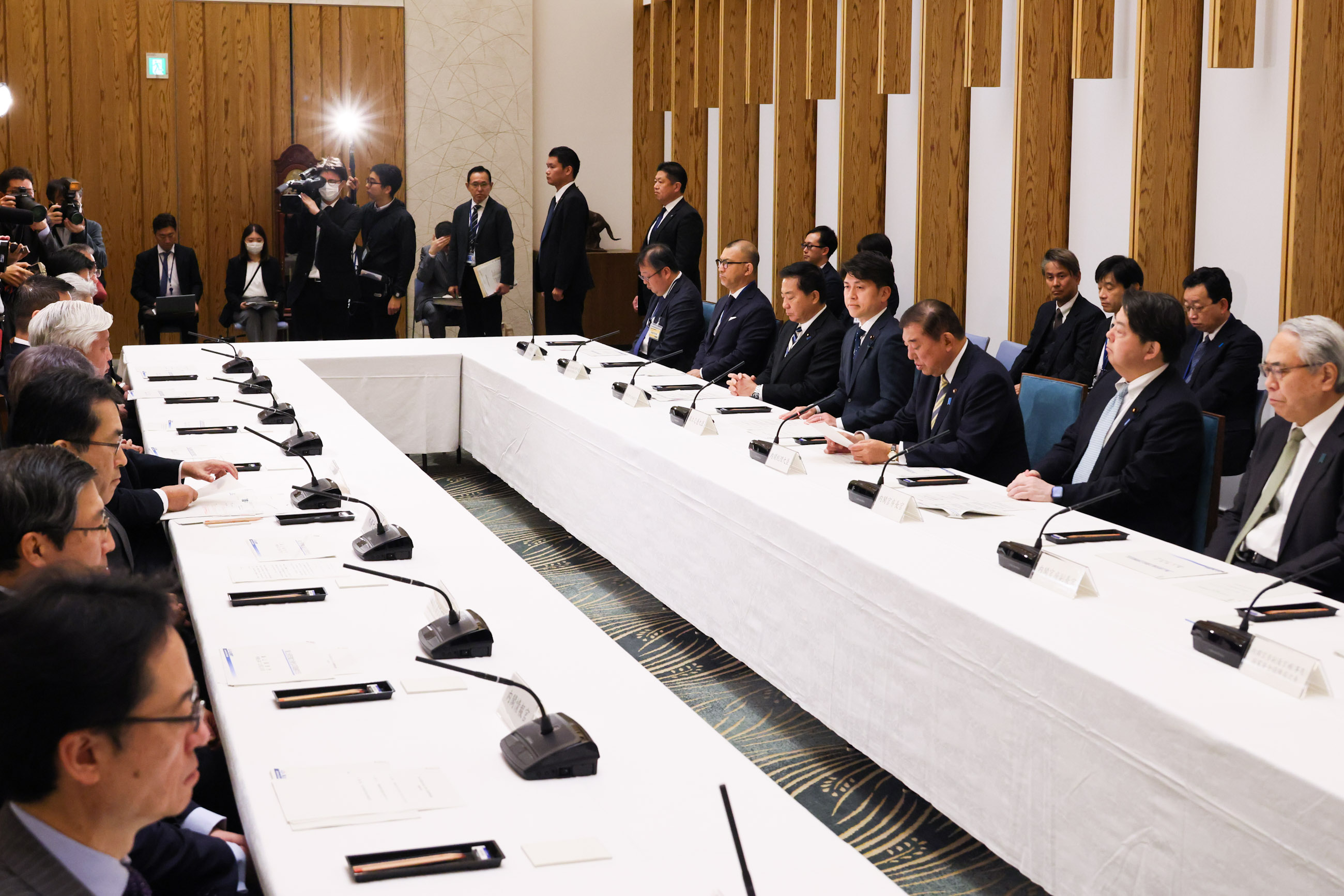 発言する石破総理２