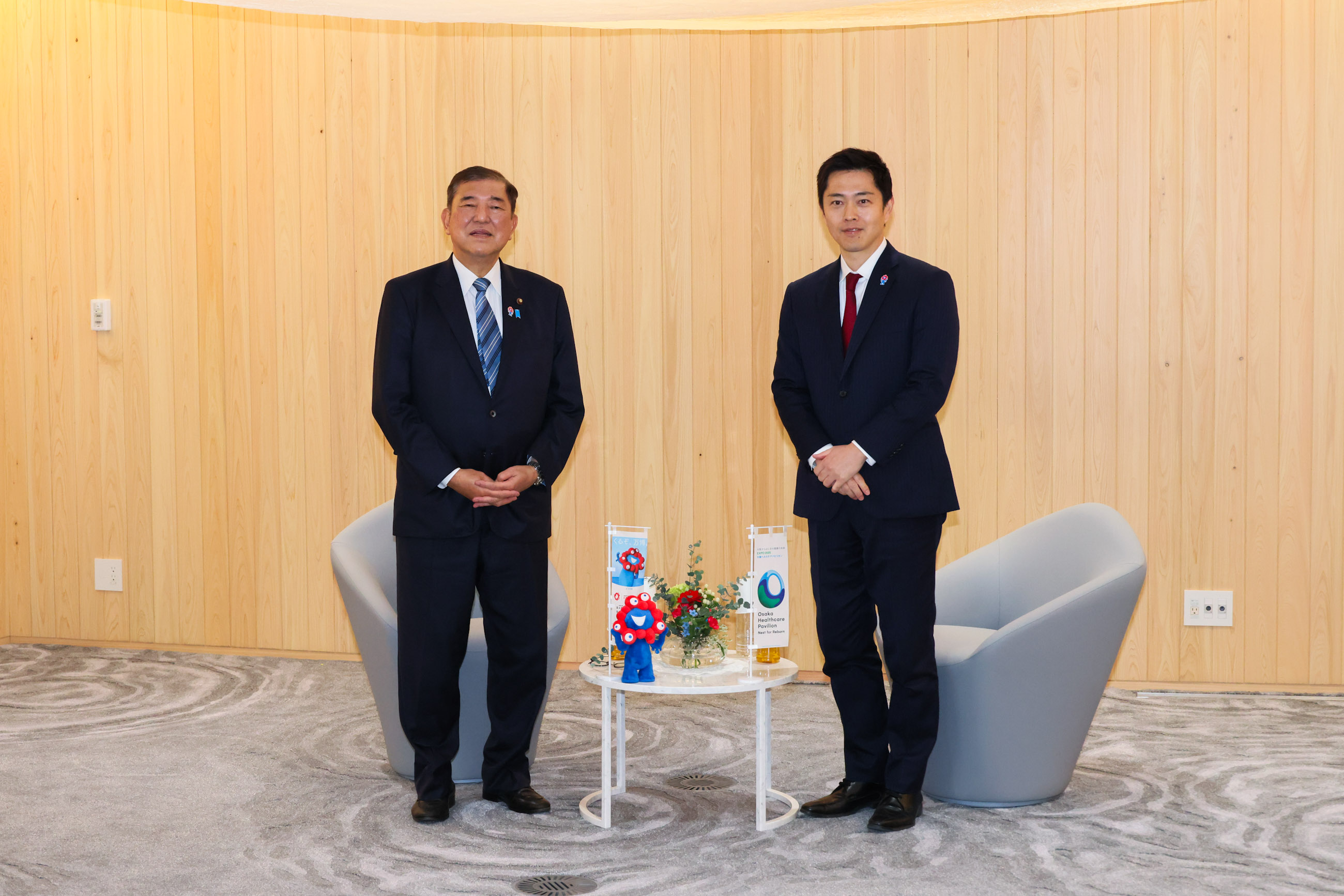 吉村大阪府知事と会談する石破総理２