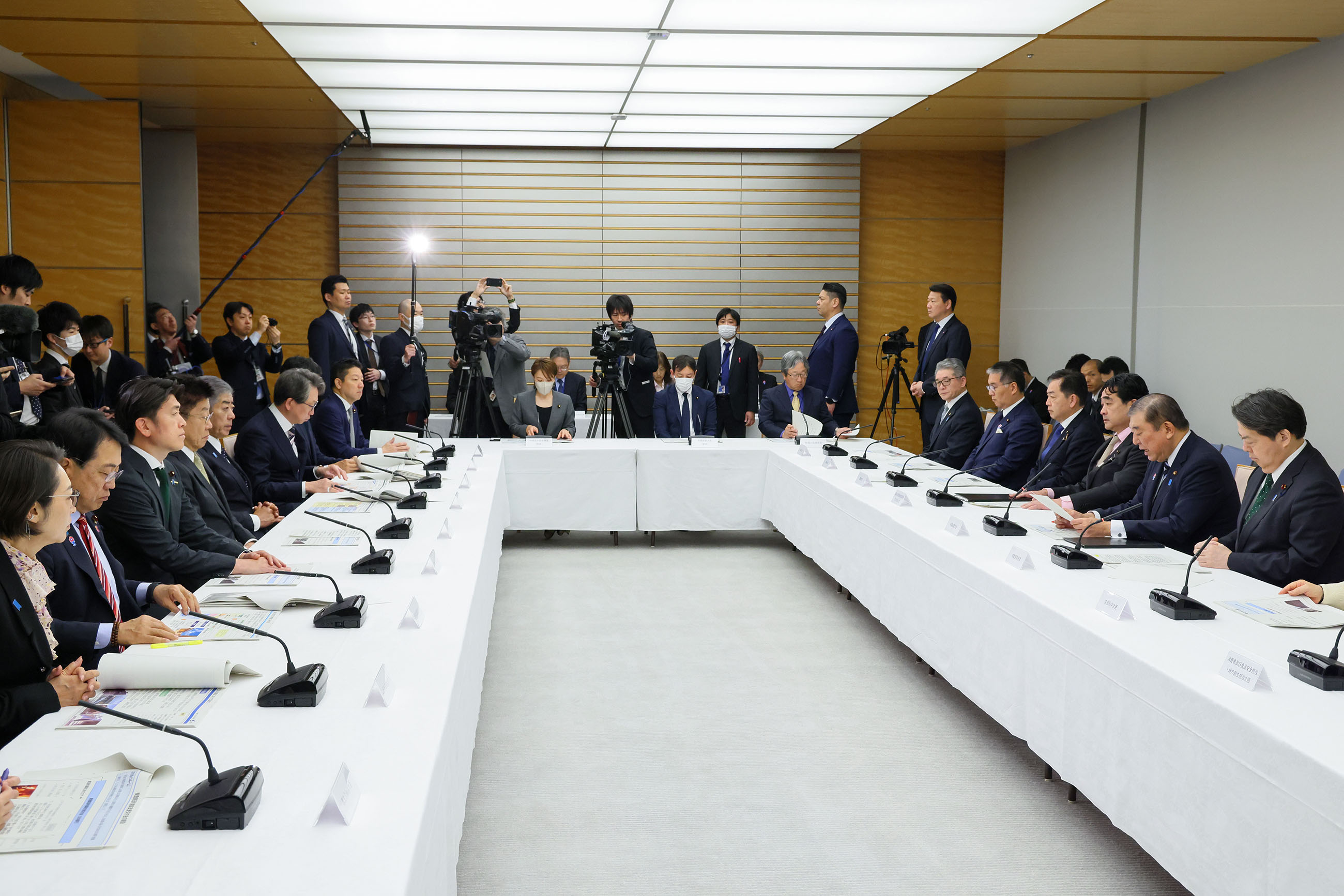 発言する石破総理２